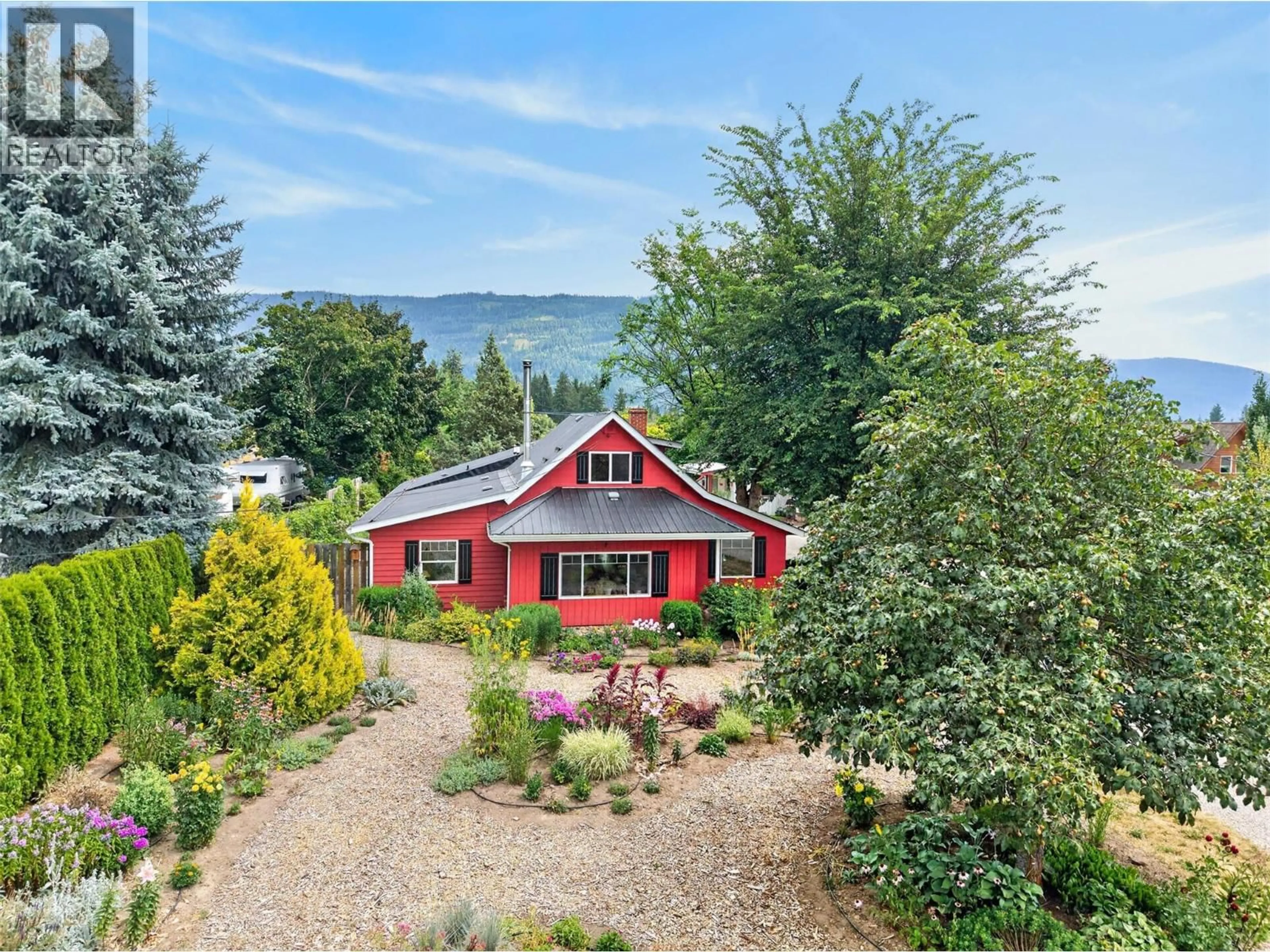 A pic from outside/outdoor area/front of a property/back of a property/a pic from drone, unknown for 4360 30 STREET NORTHEAST, Salmon Arm British Columbia V1E2A3