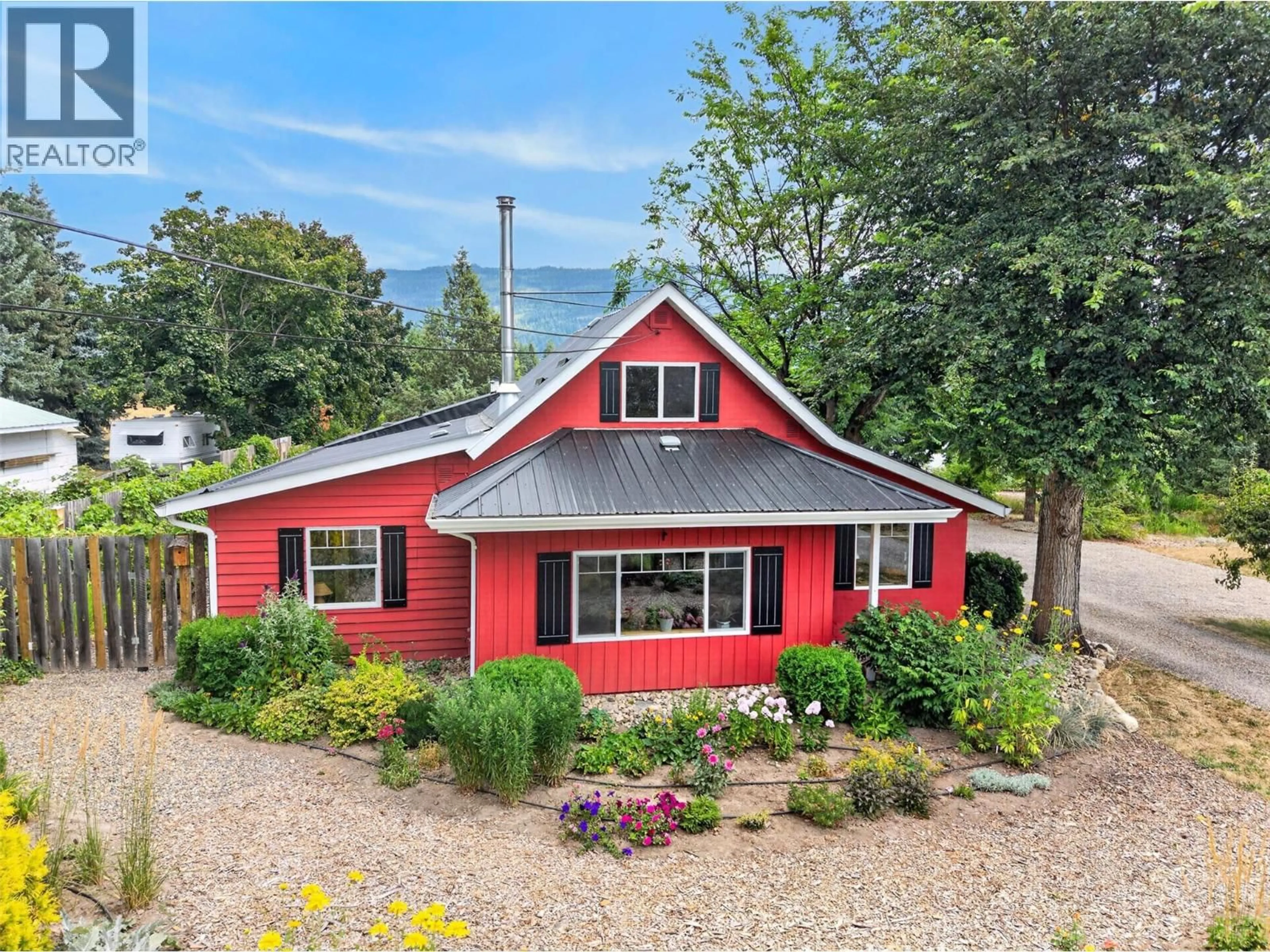 Home with vinyl exterior material, street for 4360 30 STREET NORTHEAST, Salmon Arm British Columbia V1E2A3