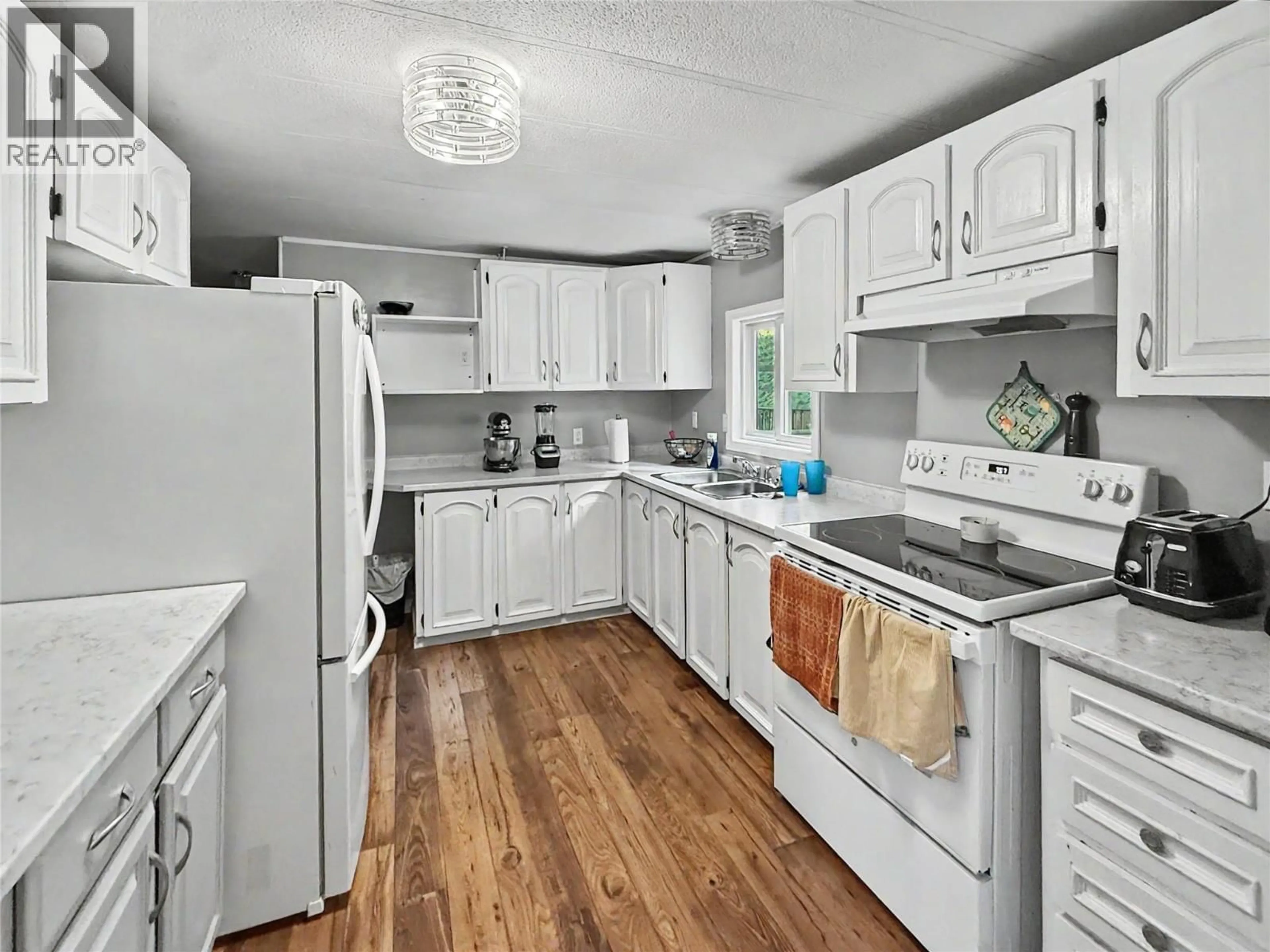 Standard kitchen, unknown for 698 STRATHMORE AVENUE, Greenwood British Columbia V0H1J0