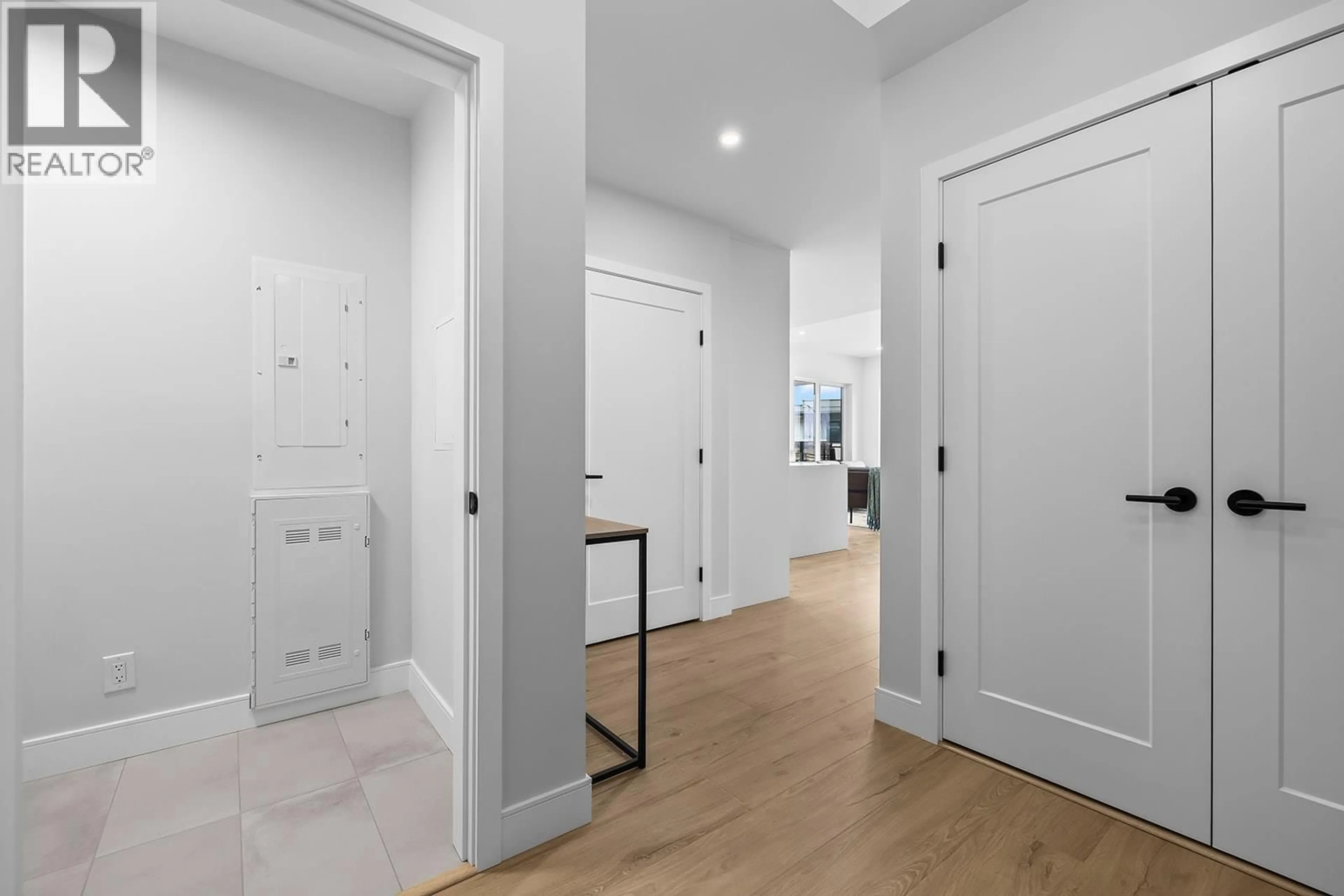 Indoor entryway for 103 - 75 PREDATOR RIDGE DRIVE, Vernon British Columbia V1H1G4