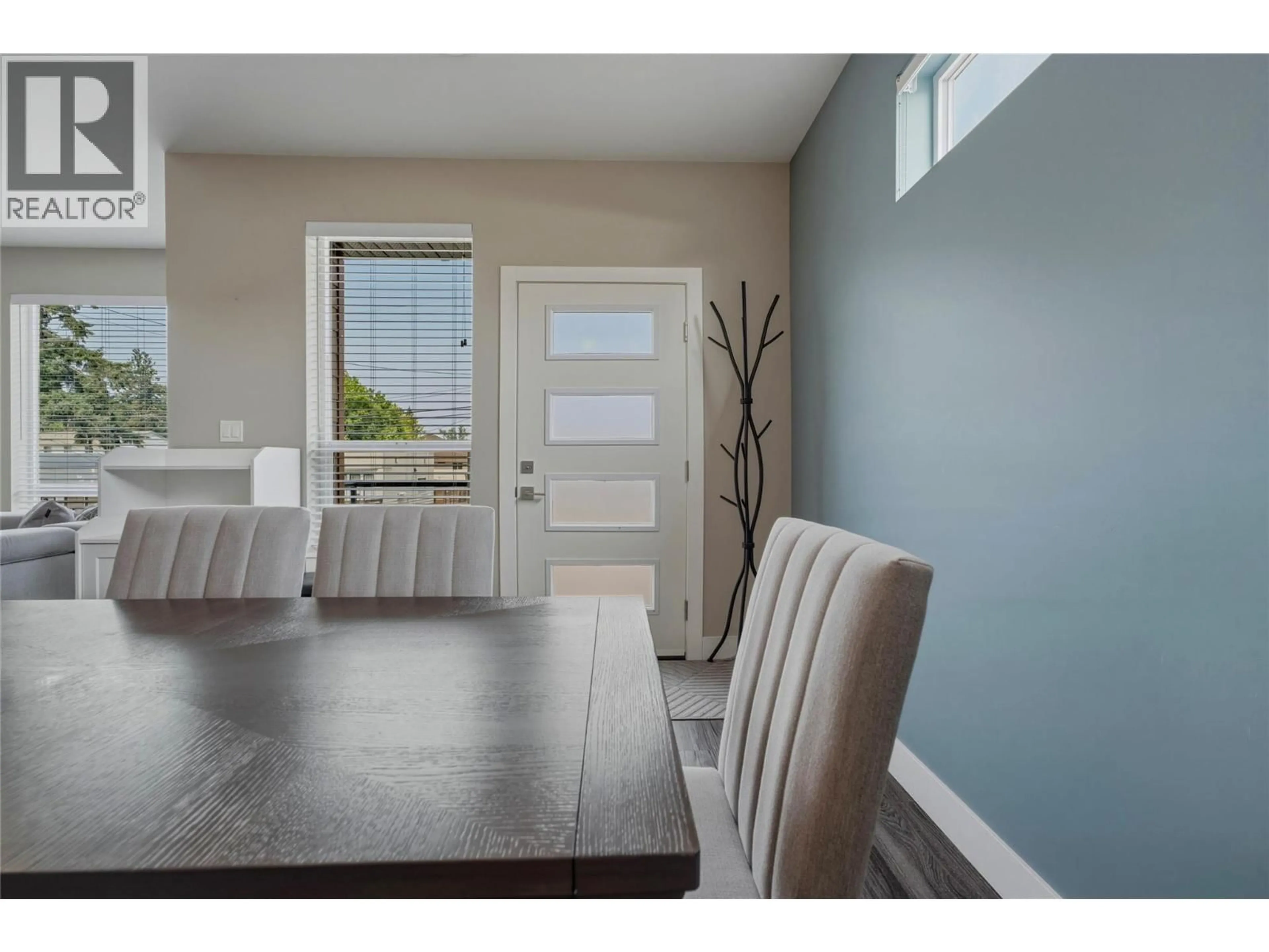 Indoor entryway for 2 - 1804 46 AVENUE, Vernon British Columbia V1T3P5