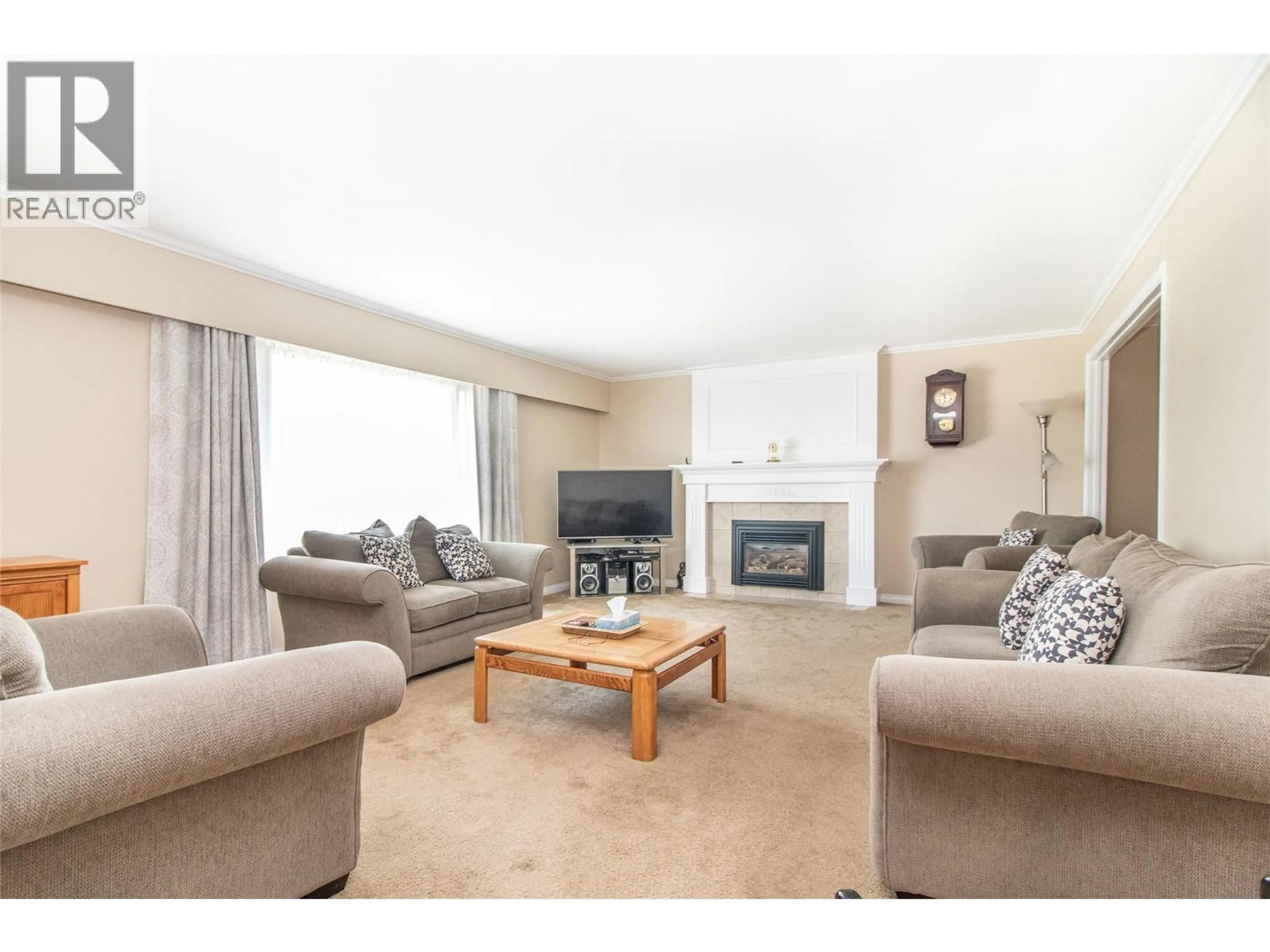 Living room with furniture, unknown for 210 WALLACE ROAD, Kelowna British Columbia V1X4T1