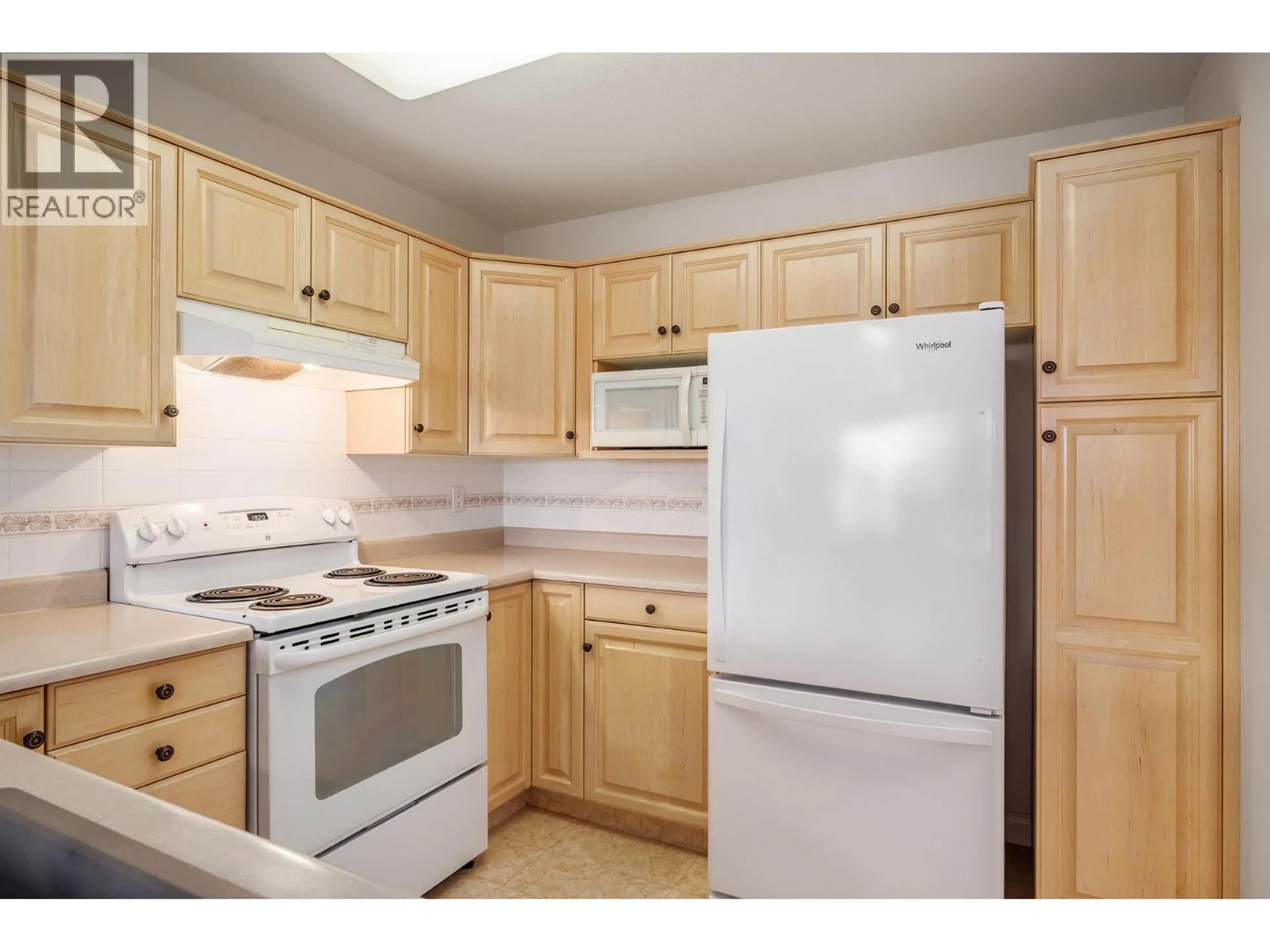 Standard kitchen, unknown for 315 - 3890 BROWN ROAD, West Kelowna British Columbia V4T2J5