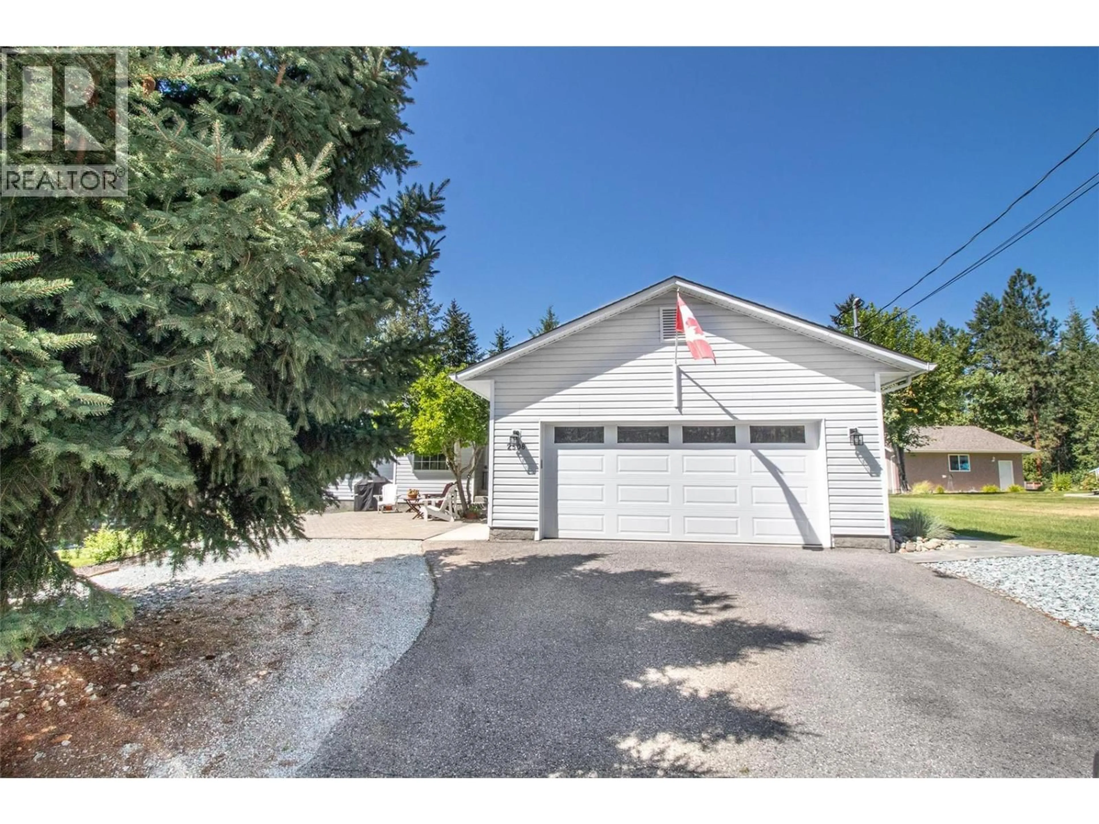 Indoor garage for 2508 HARVARD ROAD, Kelowna British Columbia V1W4C2