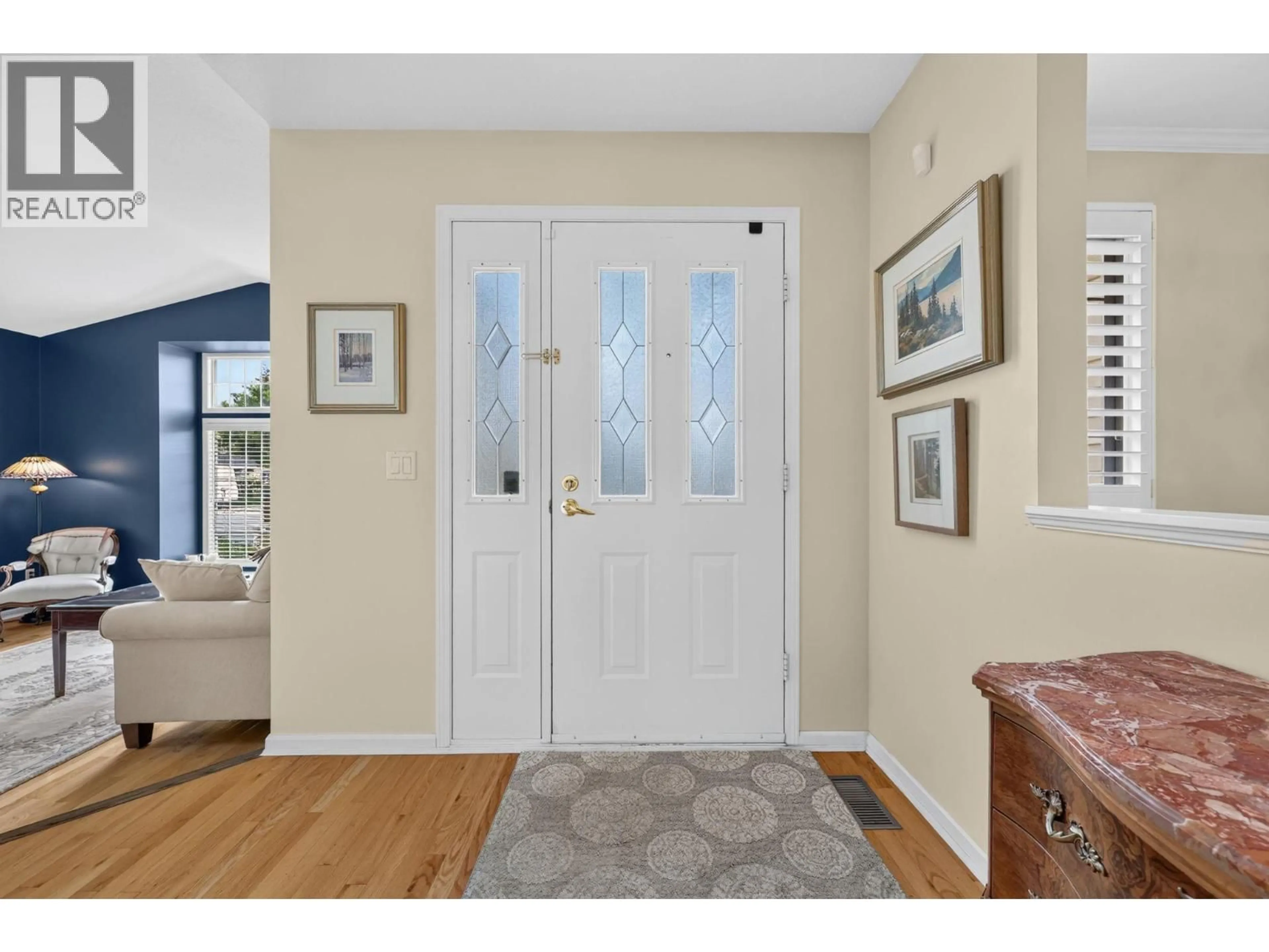 Indoor entryway for 1025 CUSHING COURT, Kelowna British Columbia V1Y8W7