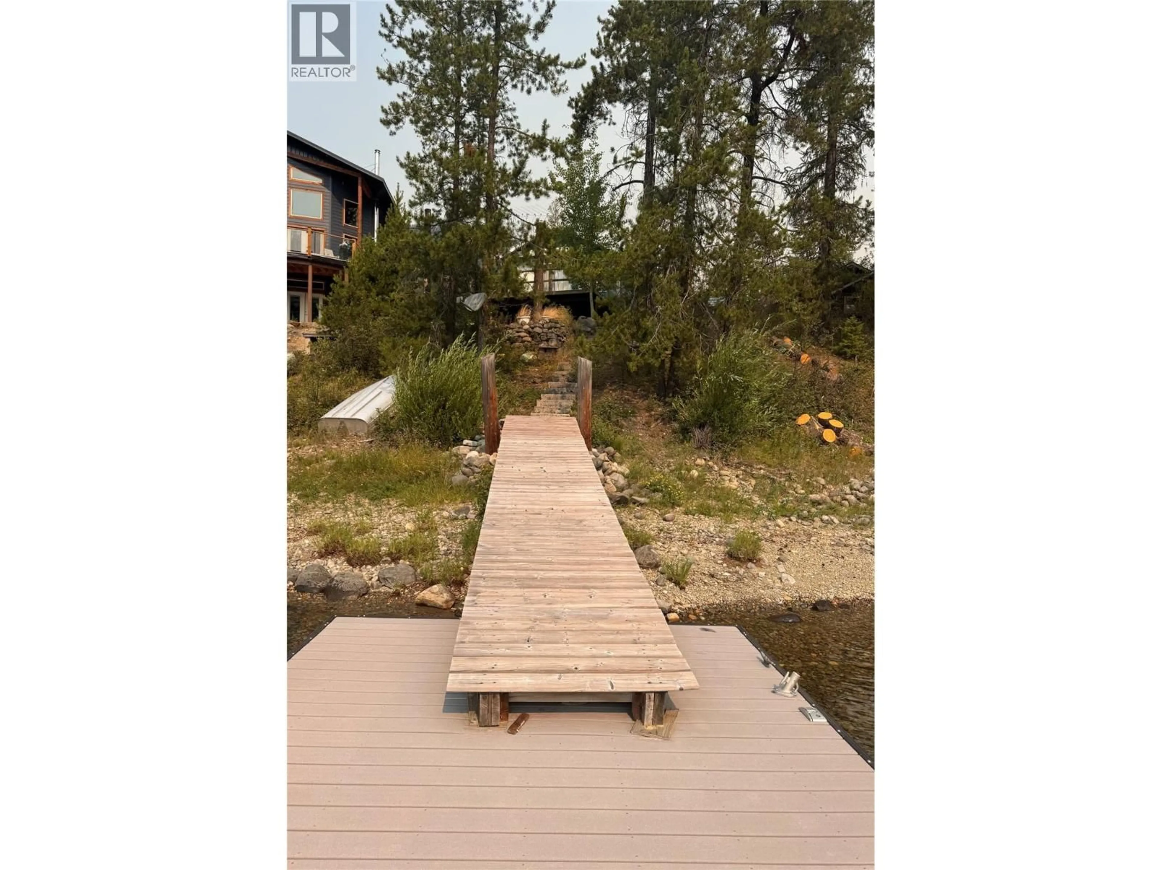 Patio, water/lake/river/ocean view for 9748 BRAUNAGEL ROAD, Moyie British Columbia V0B2A0
