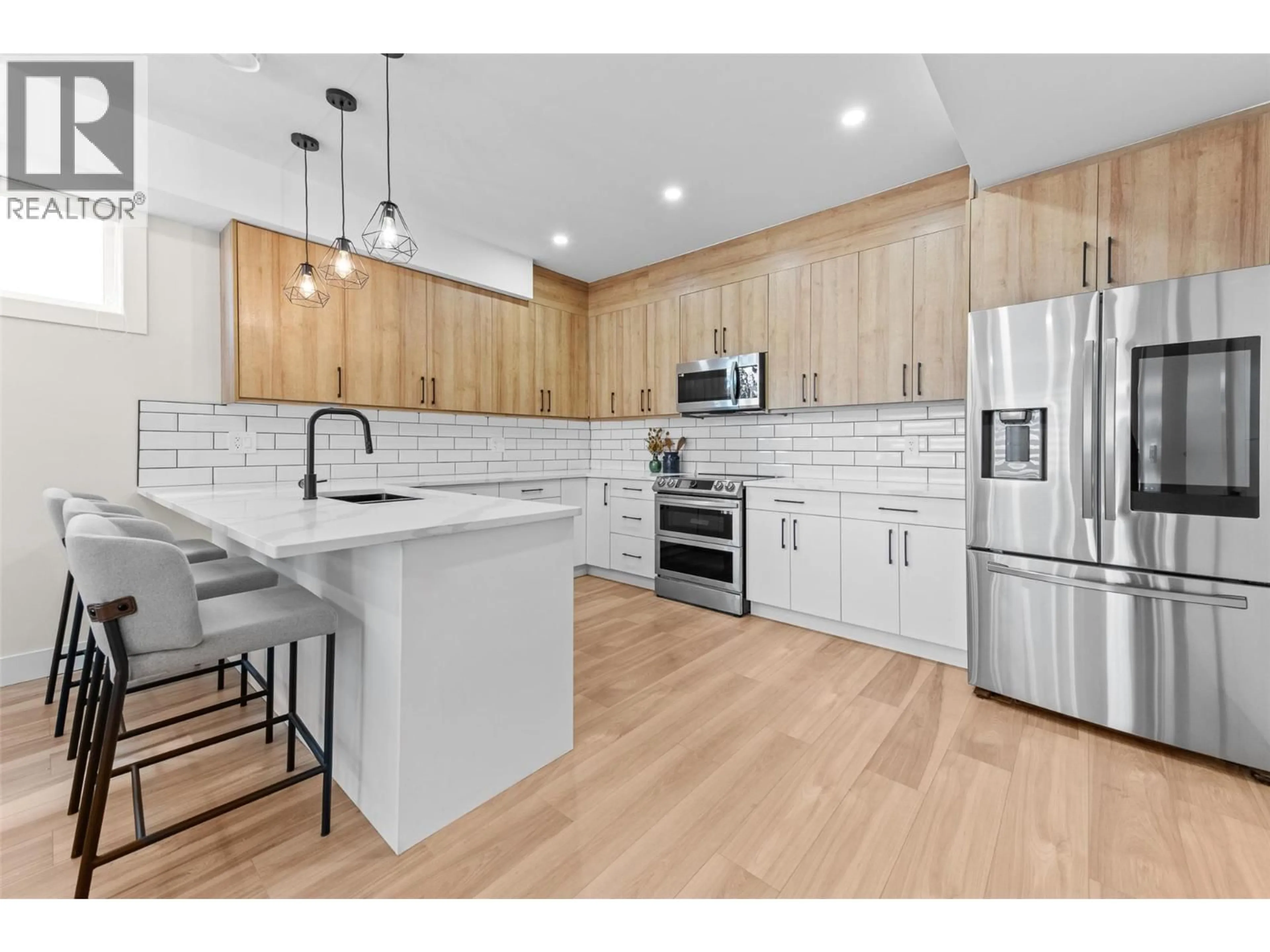 Open concept kitchen, unknown for 2 - 1034 MARTIN AVENUE, Kelowna British Columbia V1Y6V5