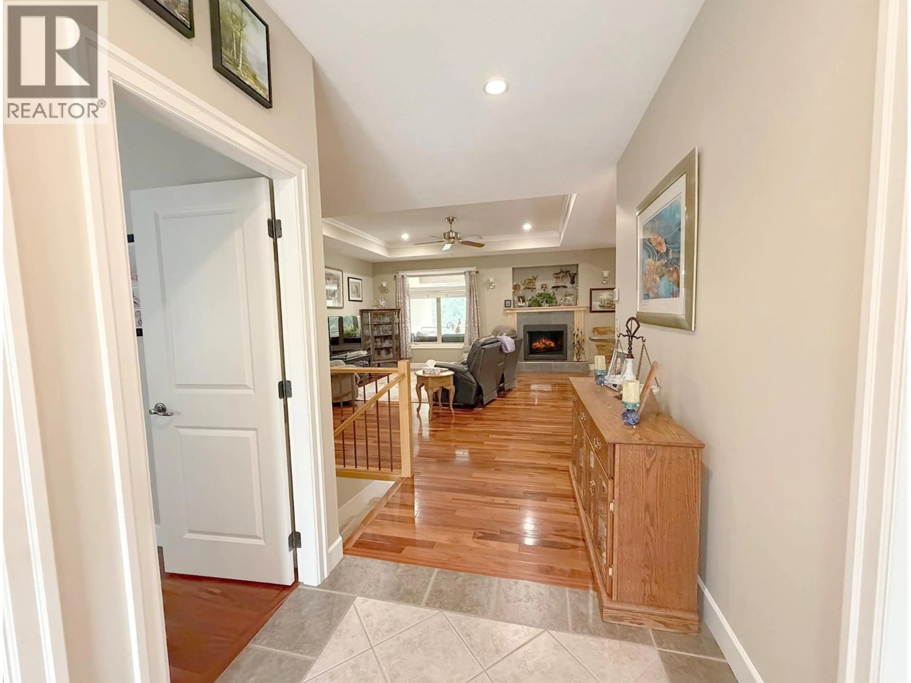 Indoor entryway for 2530 VALLEY PLACE, Blind Bay British Columbia V0E1H2