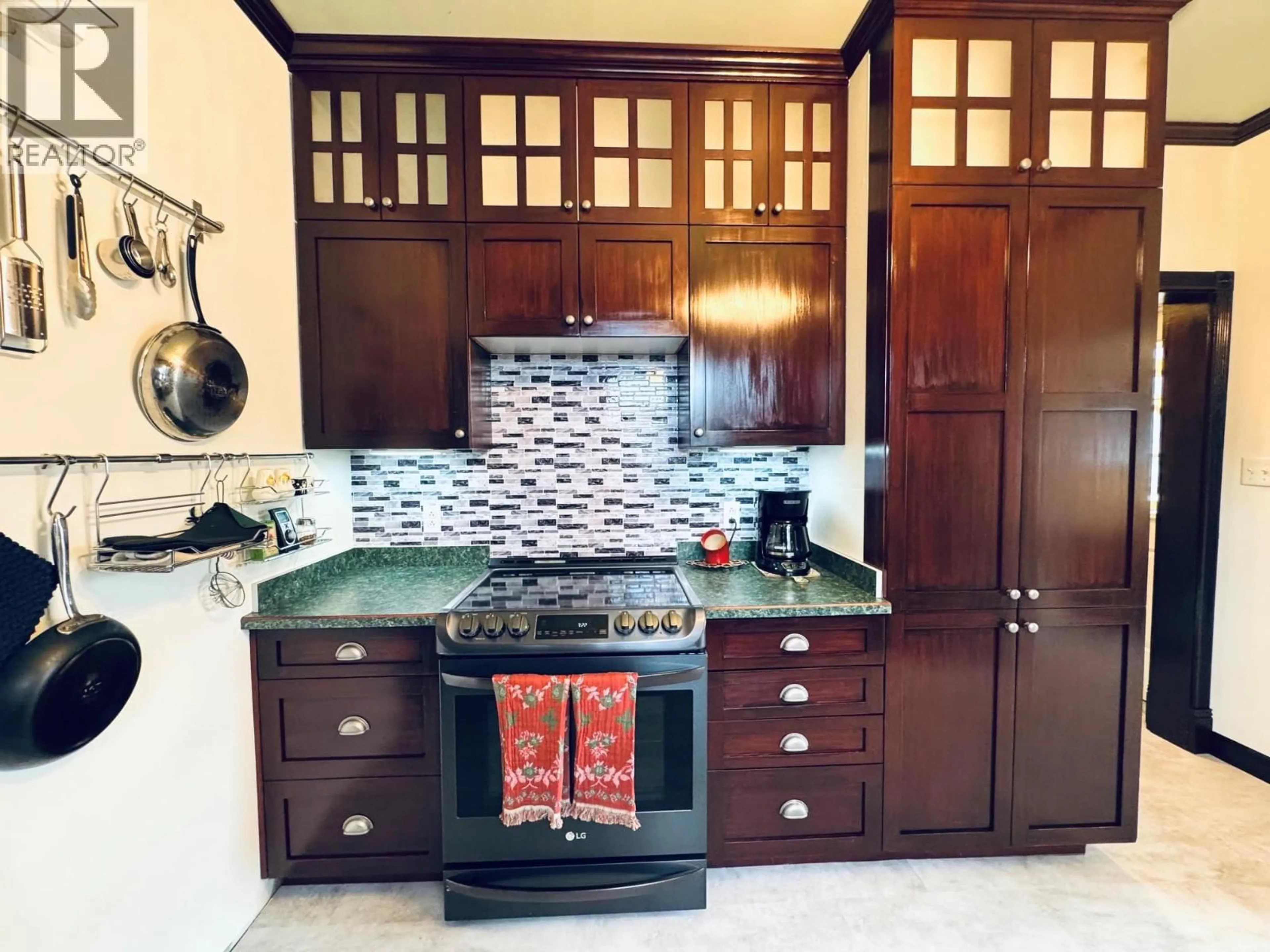Contemporary kitchen, ceramic/tile floor for 1802 GRANITE AVENUE, Merritt British Columbia V1K1B8