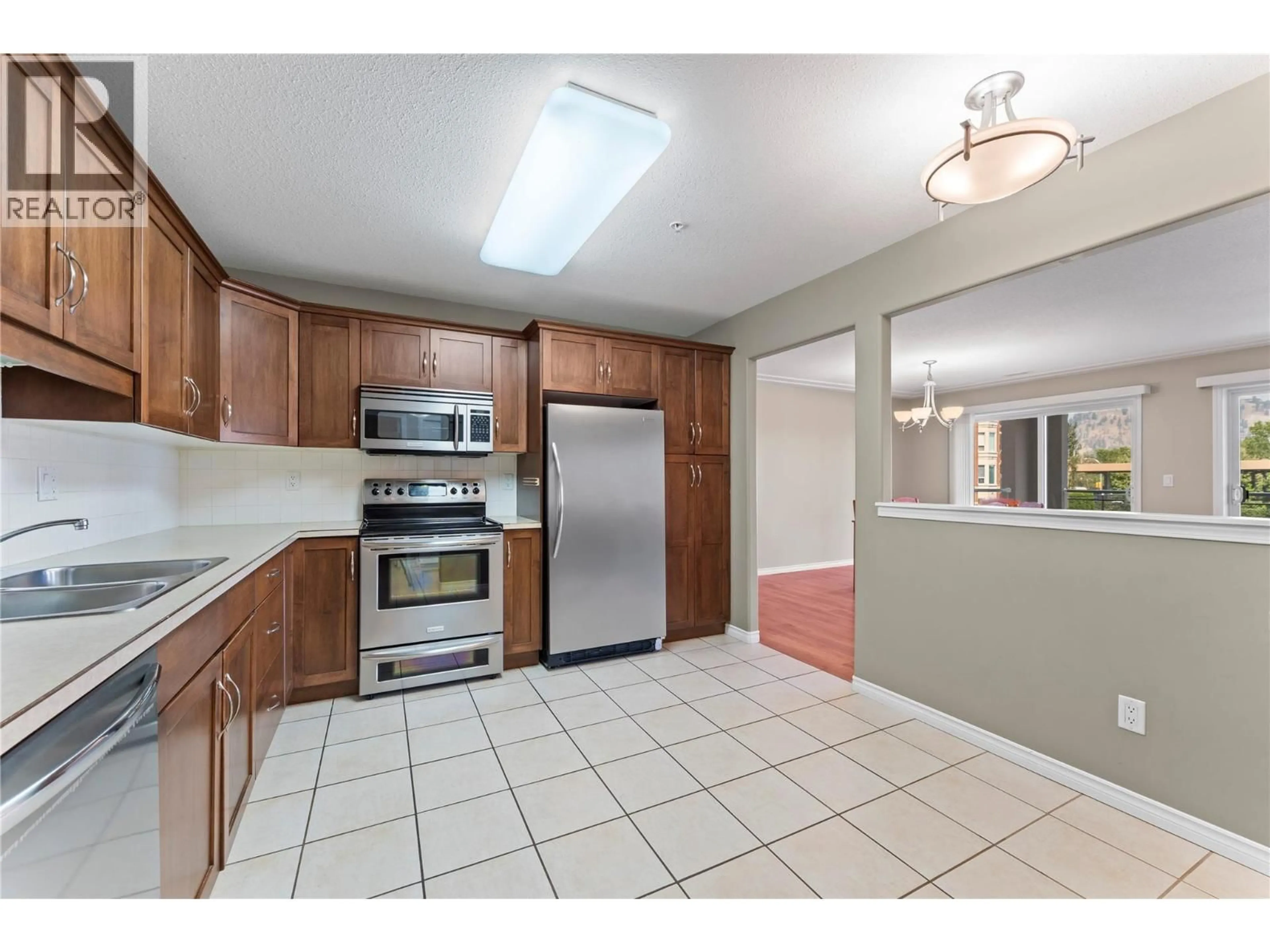 Standard kitchen, ceramic/tile floor for 205 - 1967 UNDERHILL STREET, Kelowna British Columbia V1X8C9