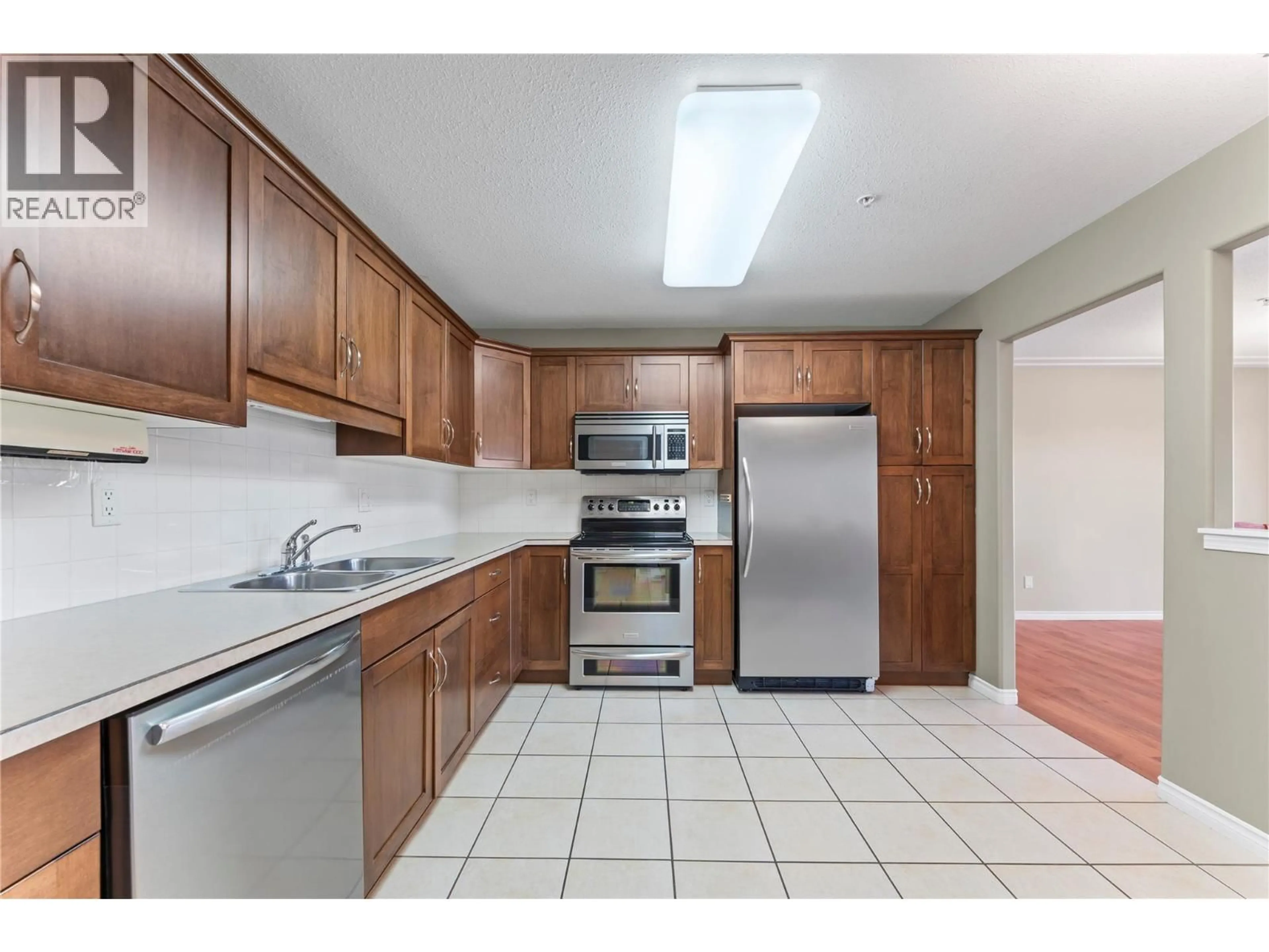 Standard kitchen, unknown for 205 - 1967 UNDERHILL STREET, Kelowna British Columbia V1X8C9