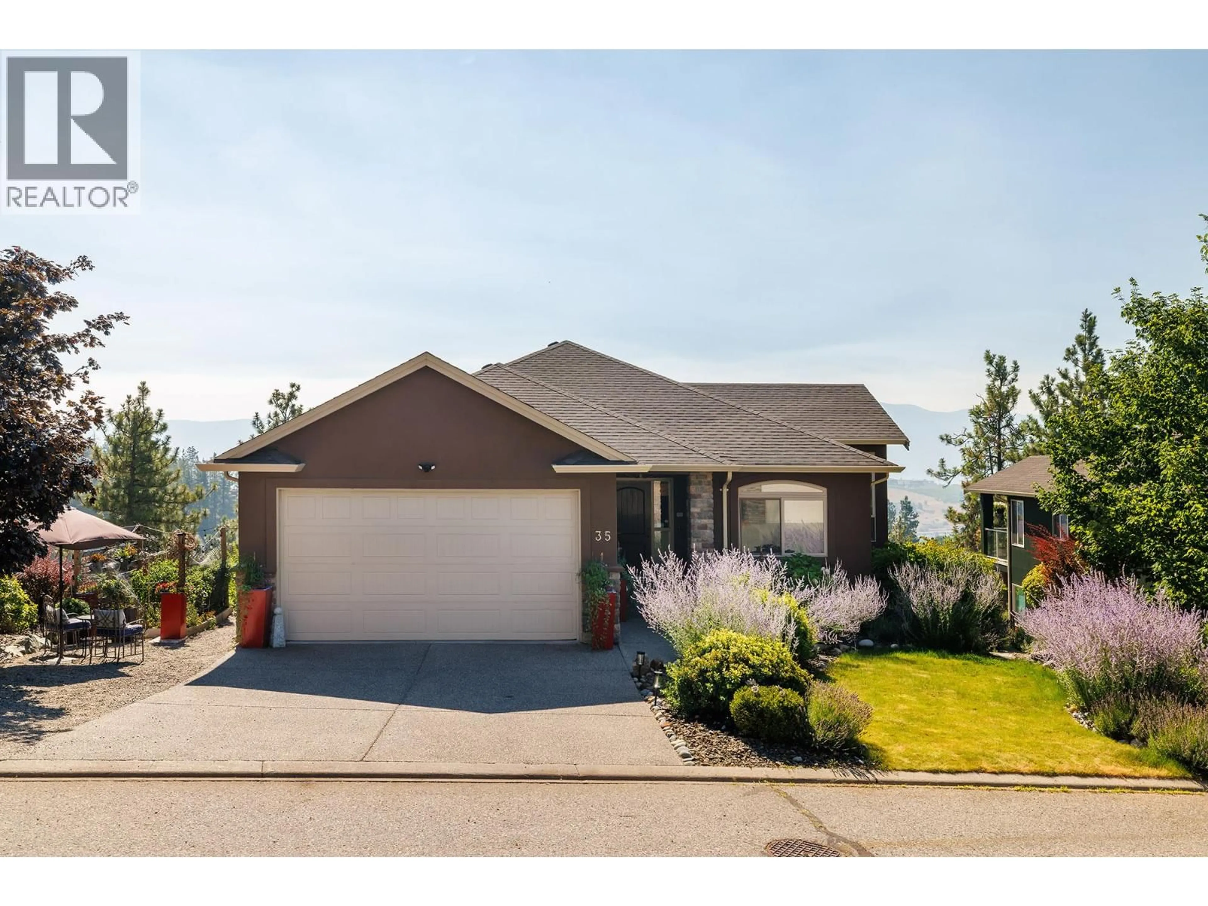 Home with vinyl exterior material, street for 35 - 2040 ROSEALEE LANE, West Kelowna British Columbia V1Z4C5