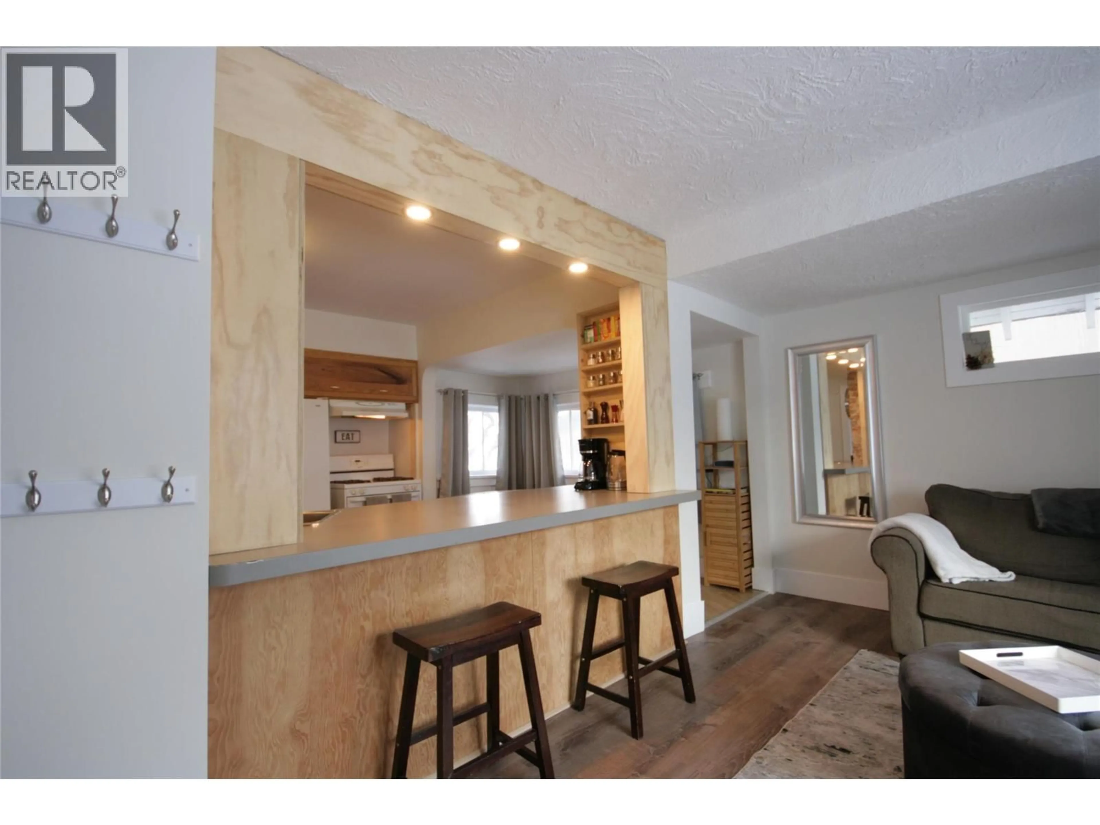 Open concept kitchen, unknown for 960 NICOLA STREET, Kamloops British Columbia V2C2R9