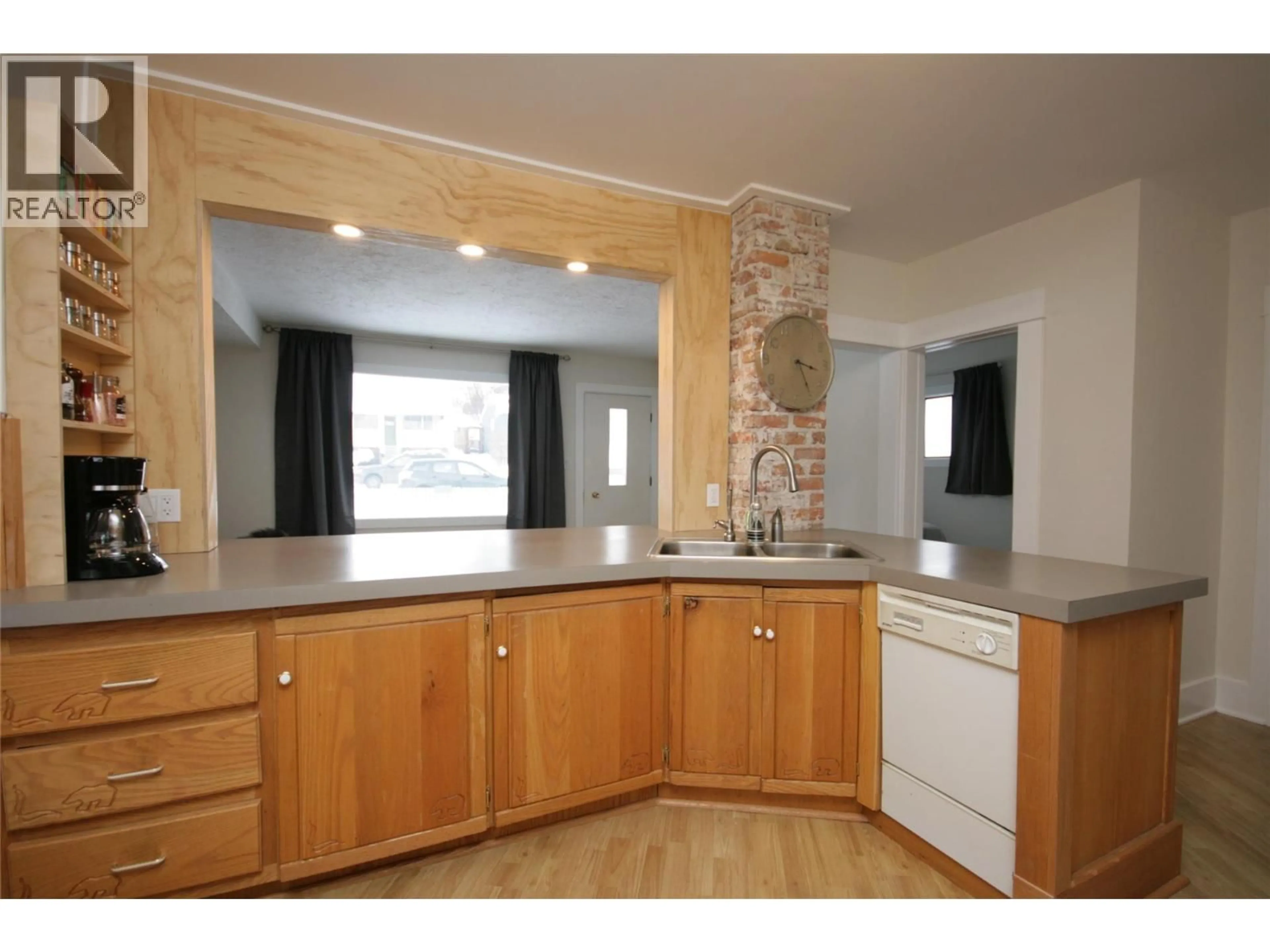 Open concept kitchen, unknown for 960 NICOLA STREET, Kamloops British Columbia V2C2R9