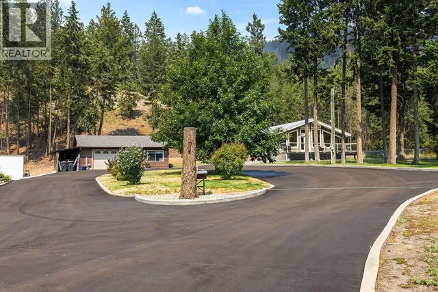 5090 MACKINNON ROAD, Peachland 5