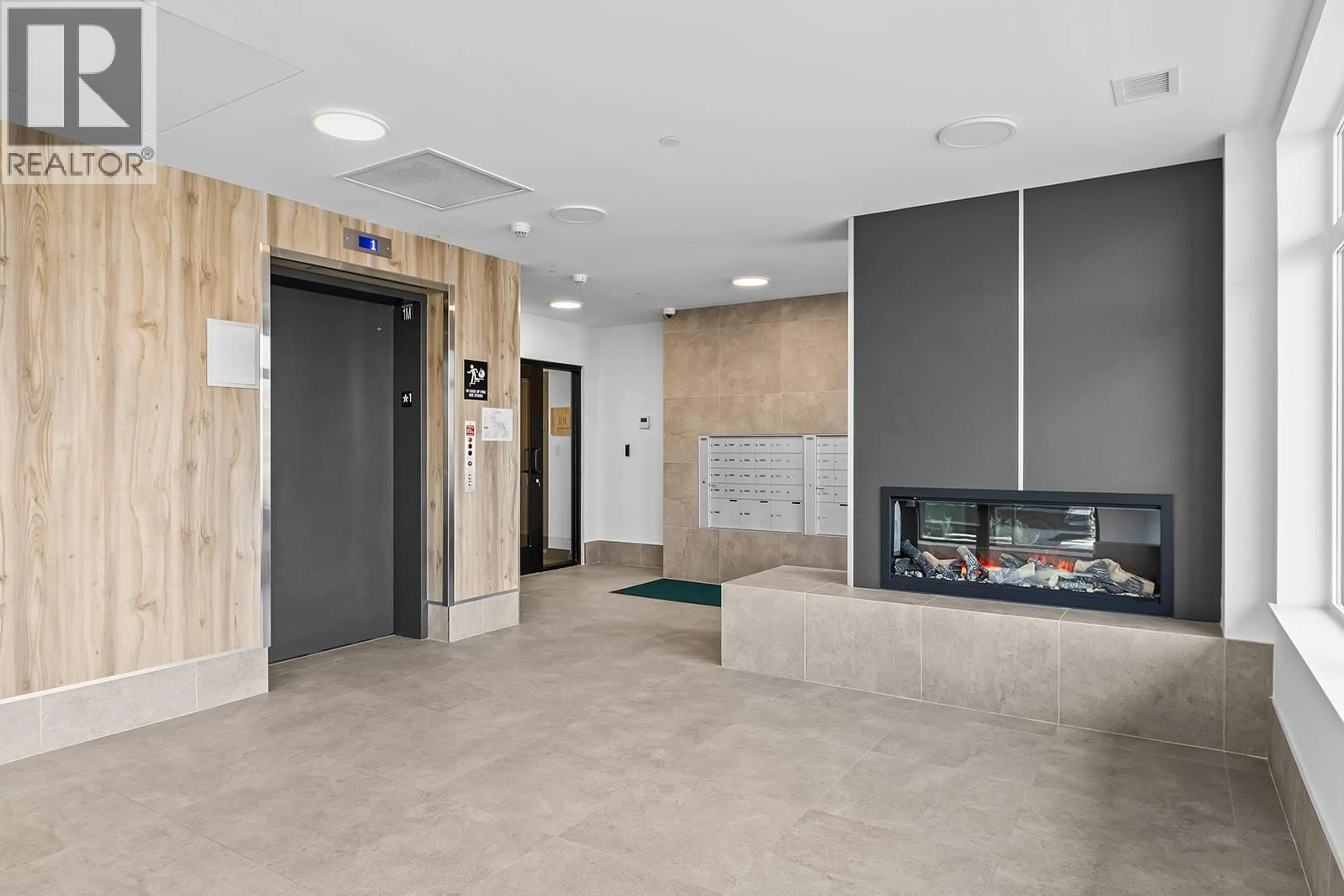 Indoor foyer for 506 - 2760 OLALLA ROAD, West Kelowna British Columbia V1Z2A9