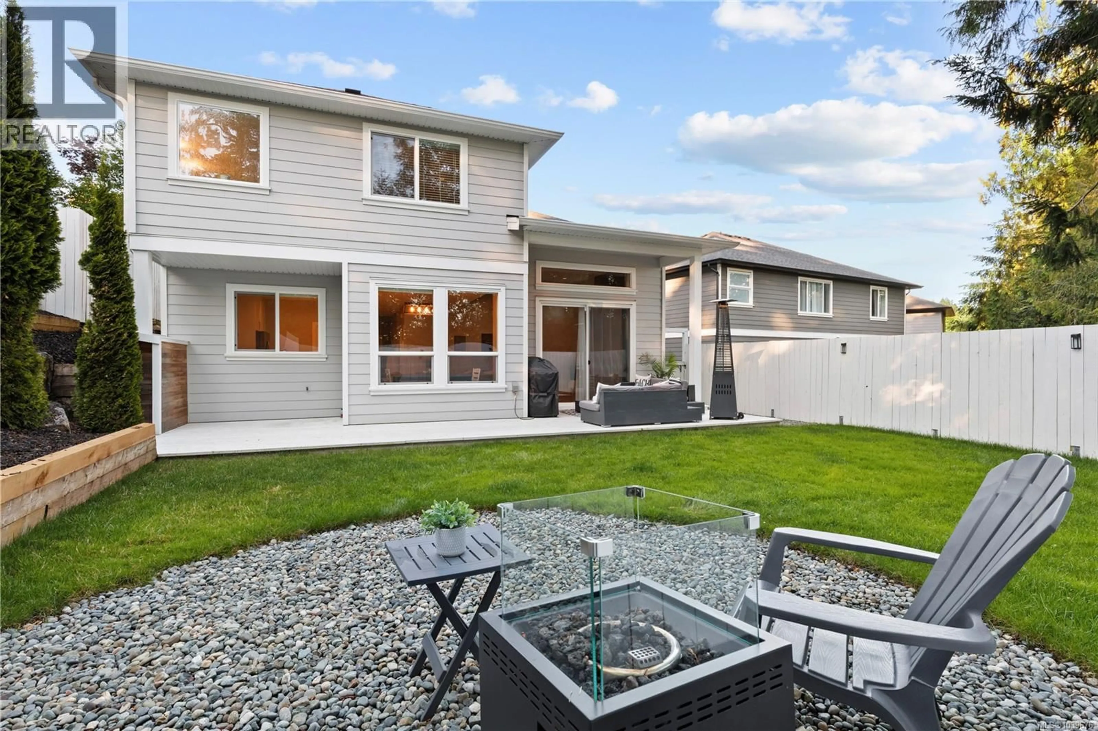 Home with vinyl exterior material, street for 1109 BRAELYN PLACE, Langford British Columbia V9B0G8