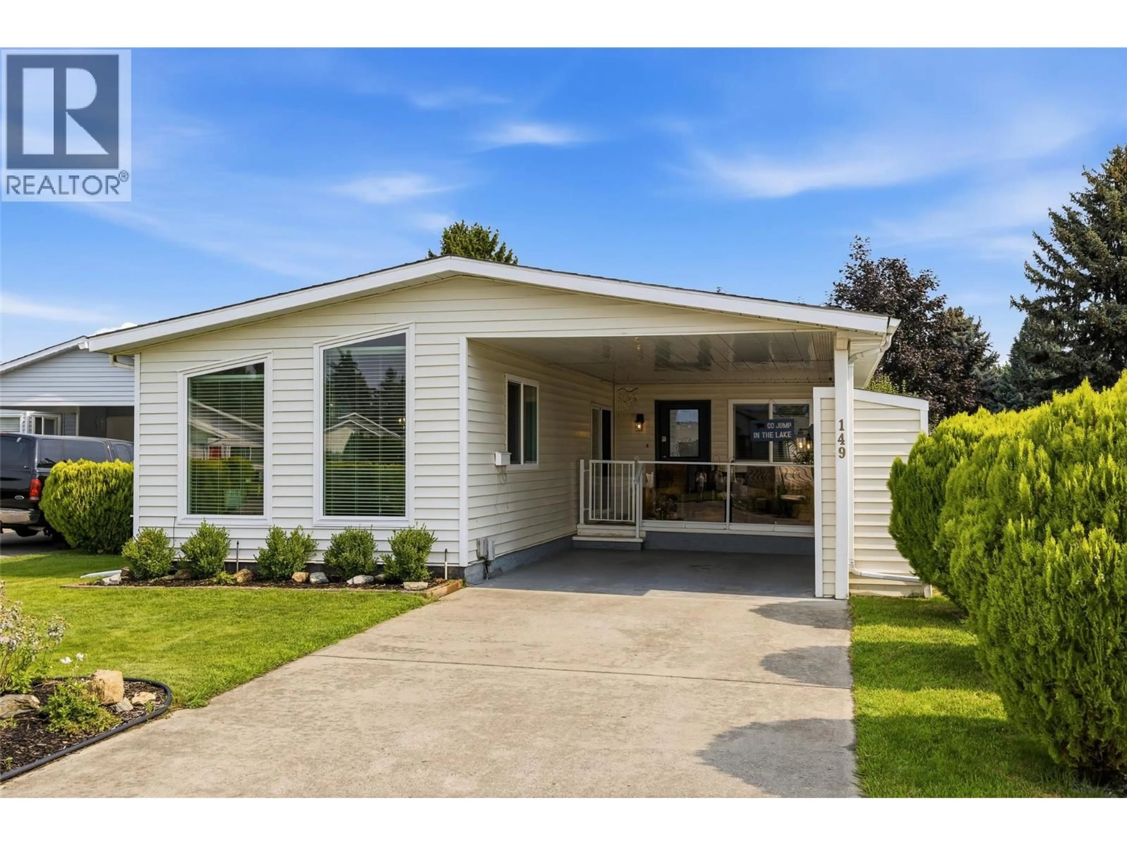 Home with vinyl exterior material, street for 149 - 1255 RAYMER AVENUE, Kelowna British Columbia V1W3S3