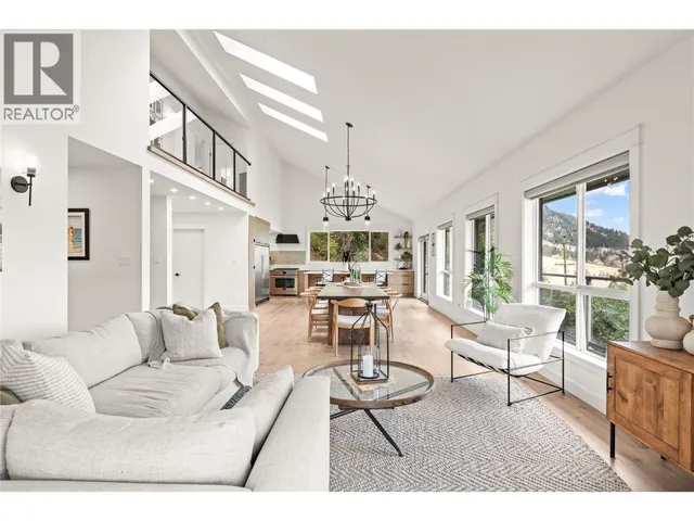 16904 GATZKE ROAD, Lake Country 2