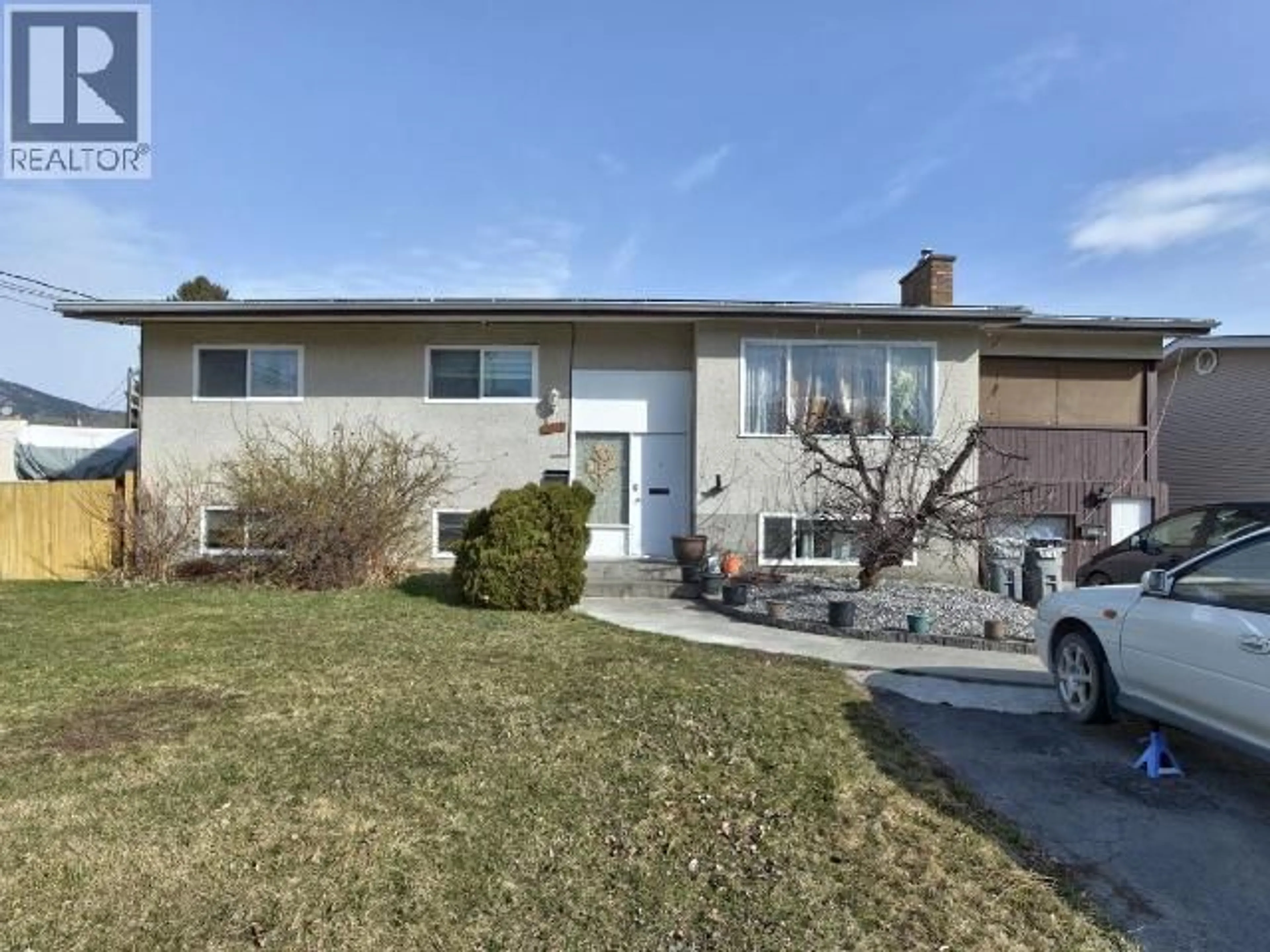 Home with vinyl exterior material, street for 2270 GREENFIELD AVENUE, Kamloops British Columbia V2B4P3