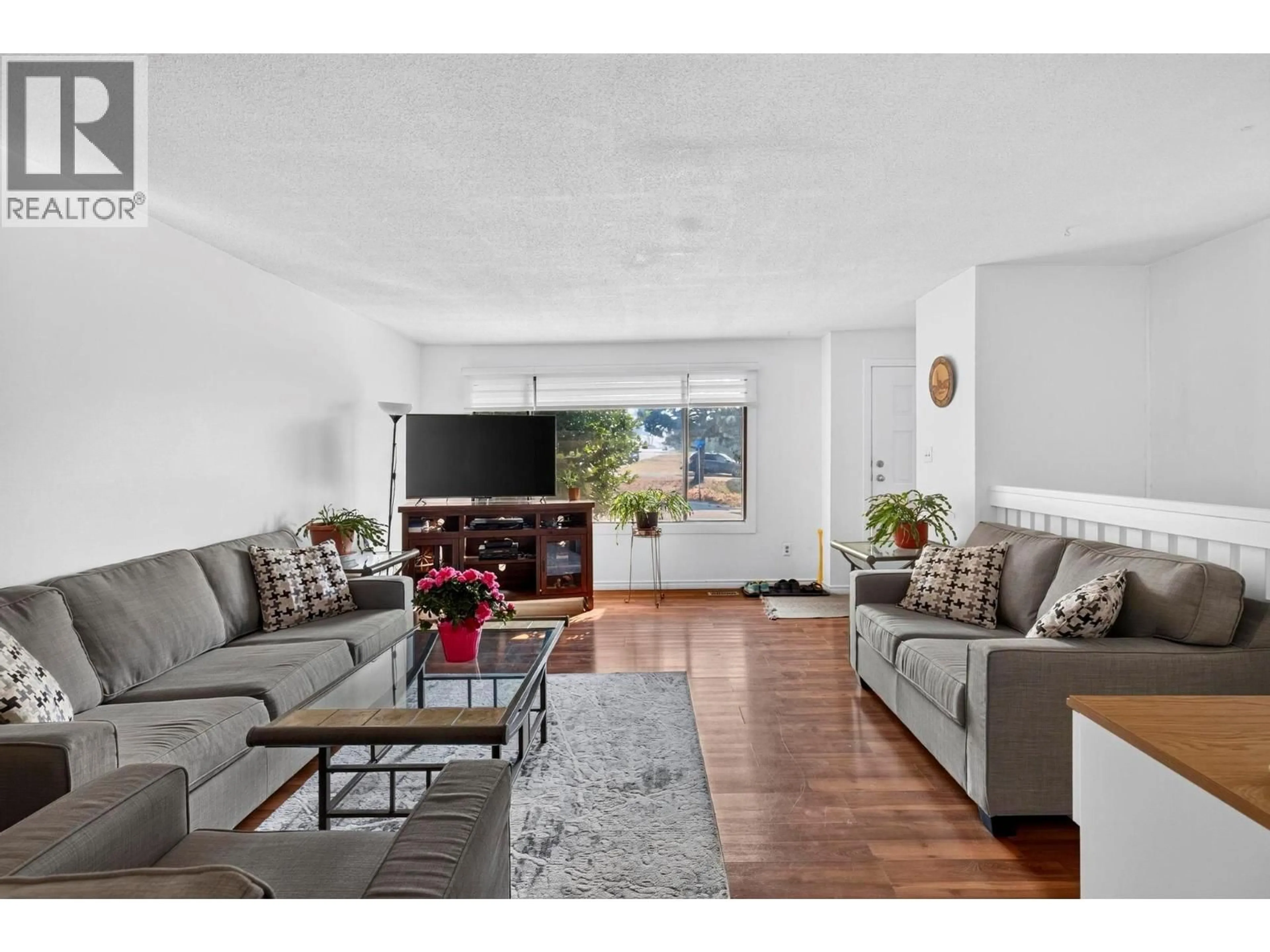 Living room with furniture, unknown for 1904 22ND STREET, Vernon British Columbia V1T7G2