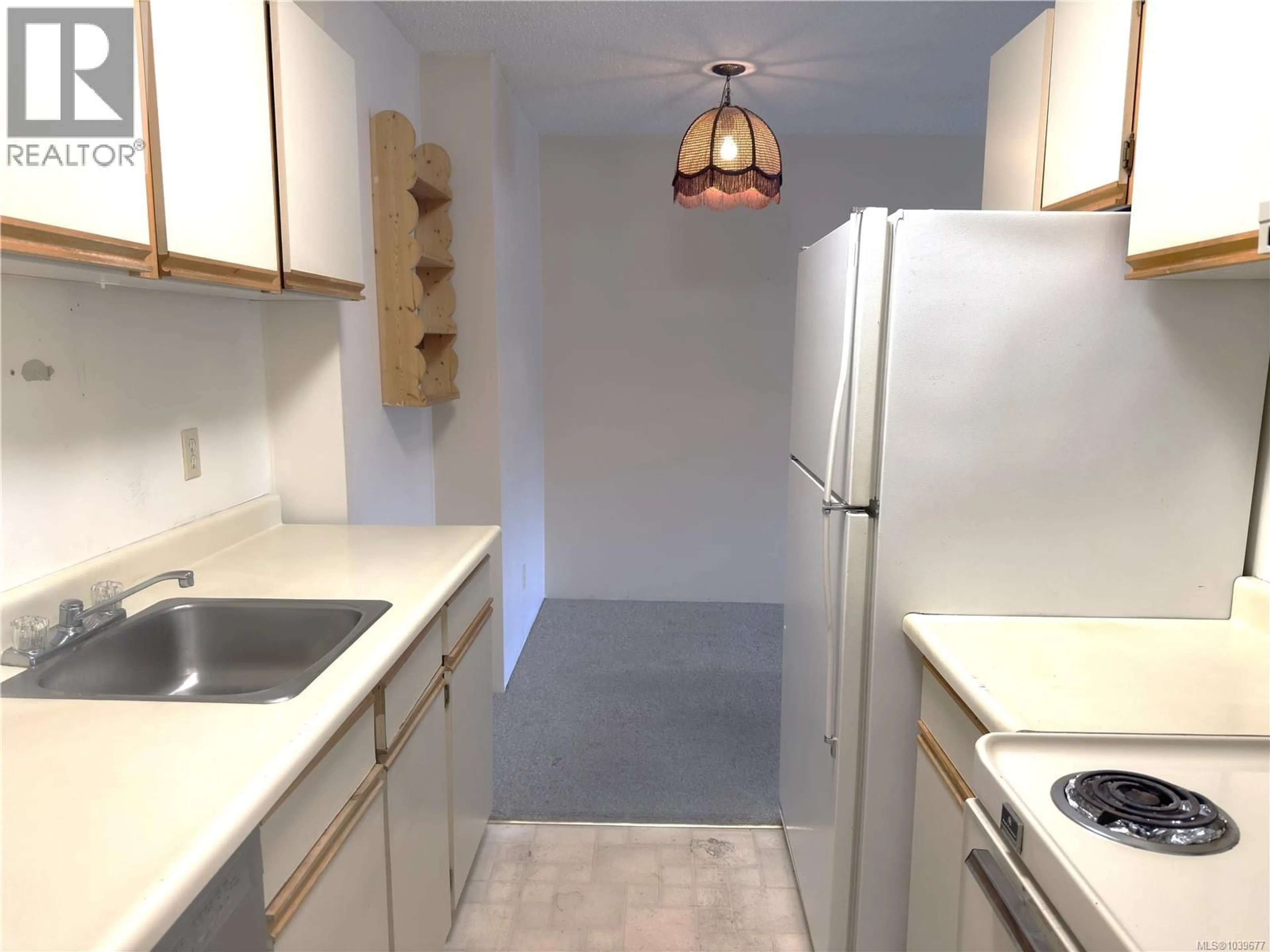 Standard kitchen, unknown for 310 - 2815 DEPARTURE BAY ROAD, Nanaimo British Columbia V9S5P4