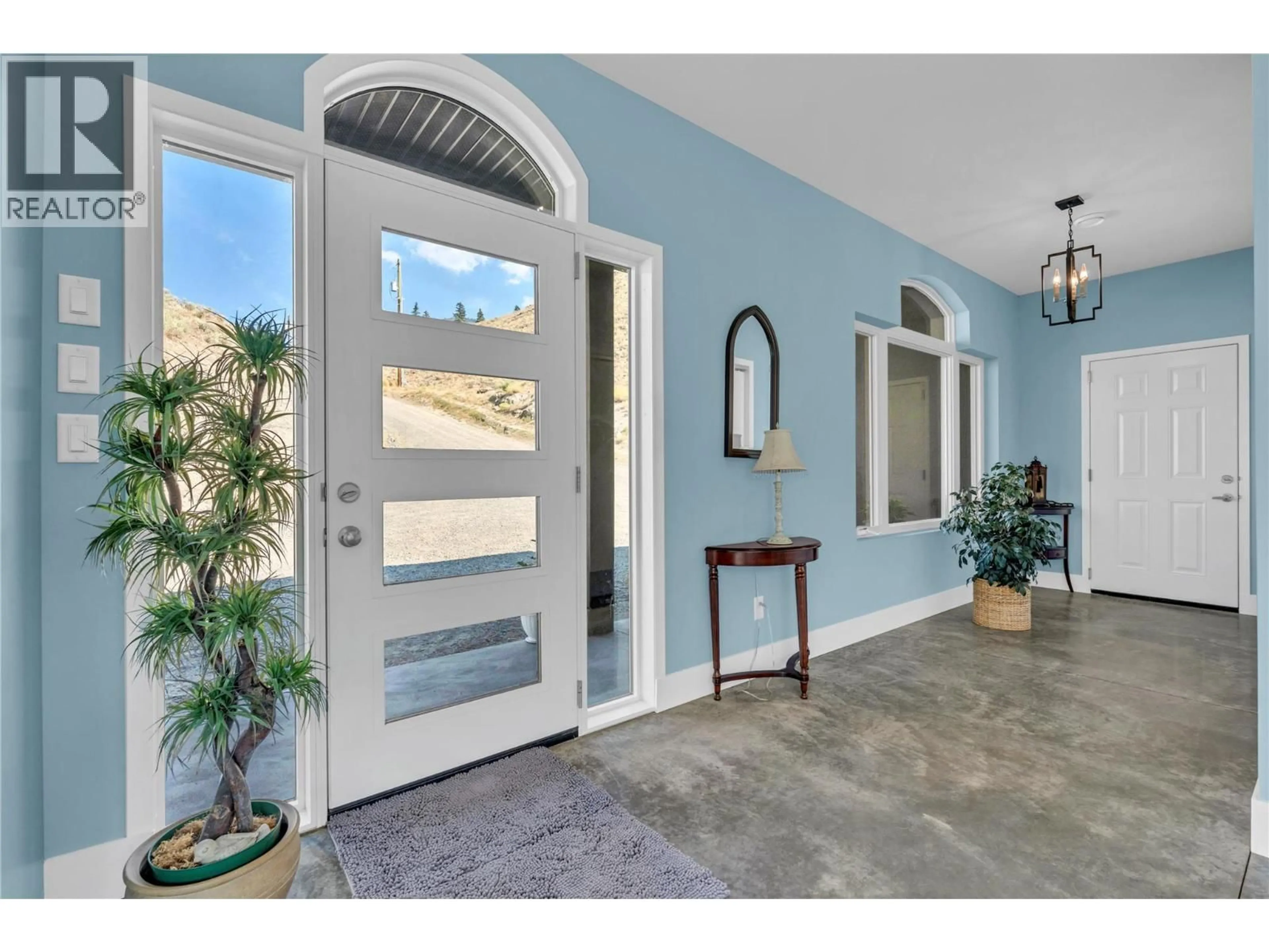 Indoor entryway for 195 PIN CUSHION TRAIL, Keremeos British Columbia V0X1N4