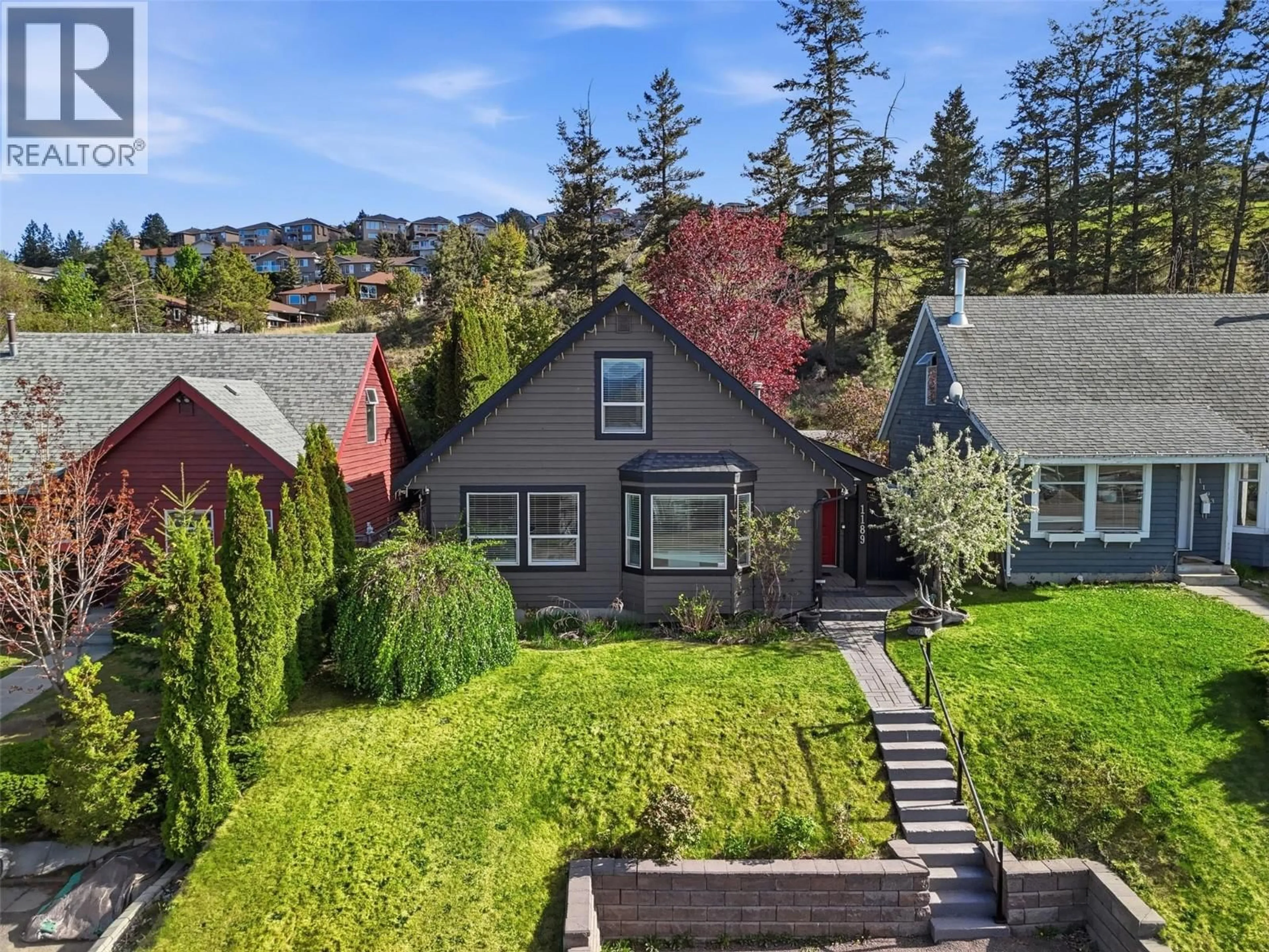 A pic from outside/outdoor area/front of a property/back of a property/a pic from drone, street for 1189 HOWE ROAD, Kamloops British Columbia V1S1M4