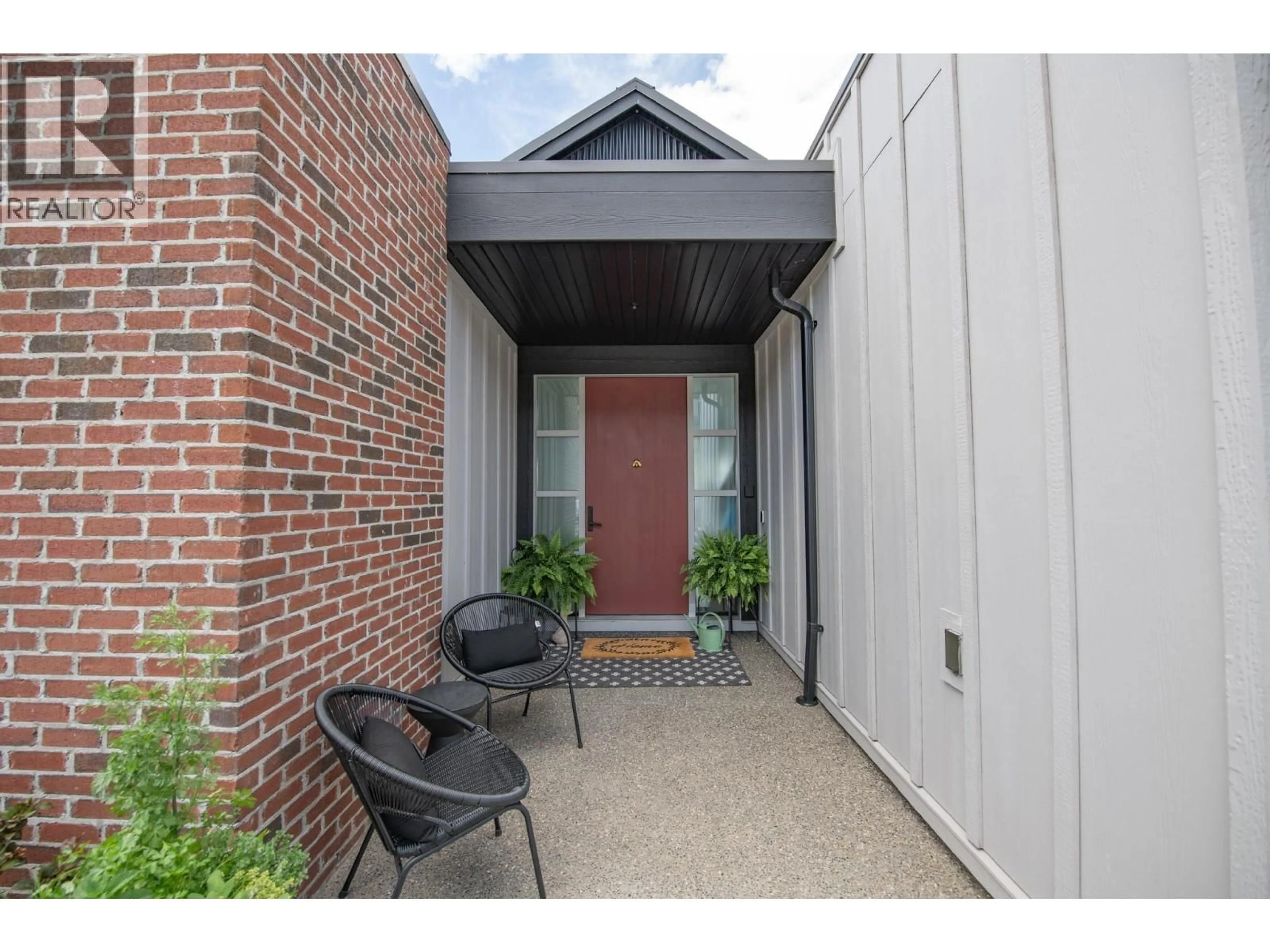 Indoor entryway for 213 ASHCROFT PLACE, Vernon British Columbia V1H2M1