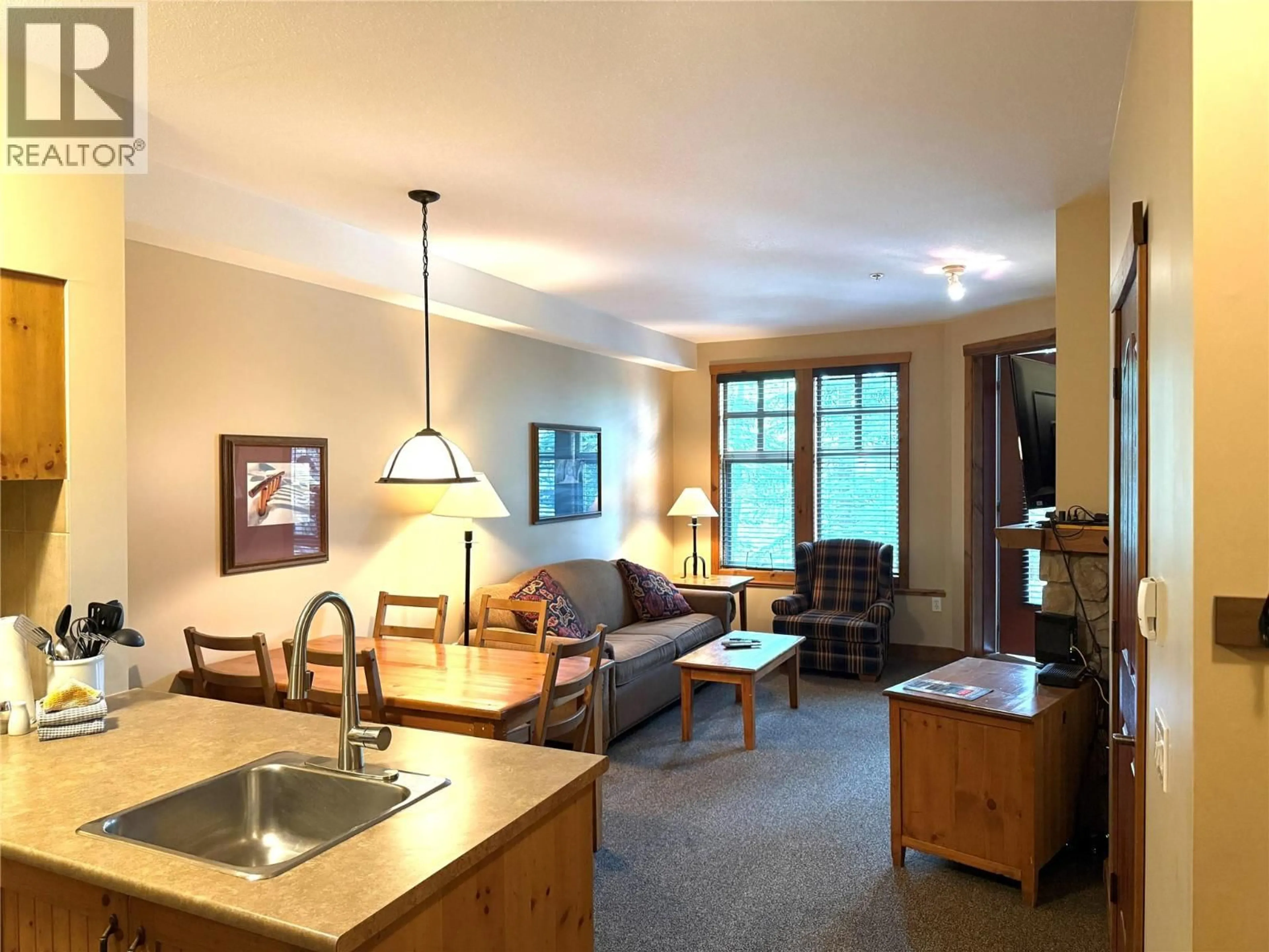 Living room with furniture, unknown for 106 - 2090 SUMMIT DRIVE, Panorama British Columbia V0A1T0