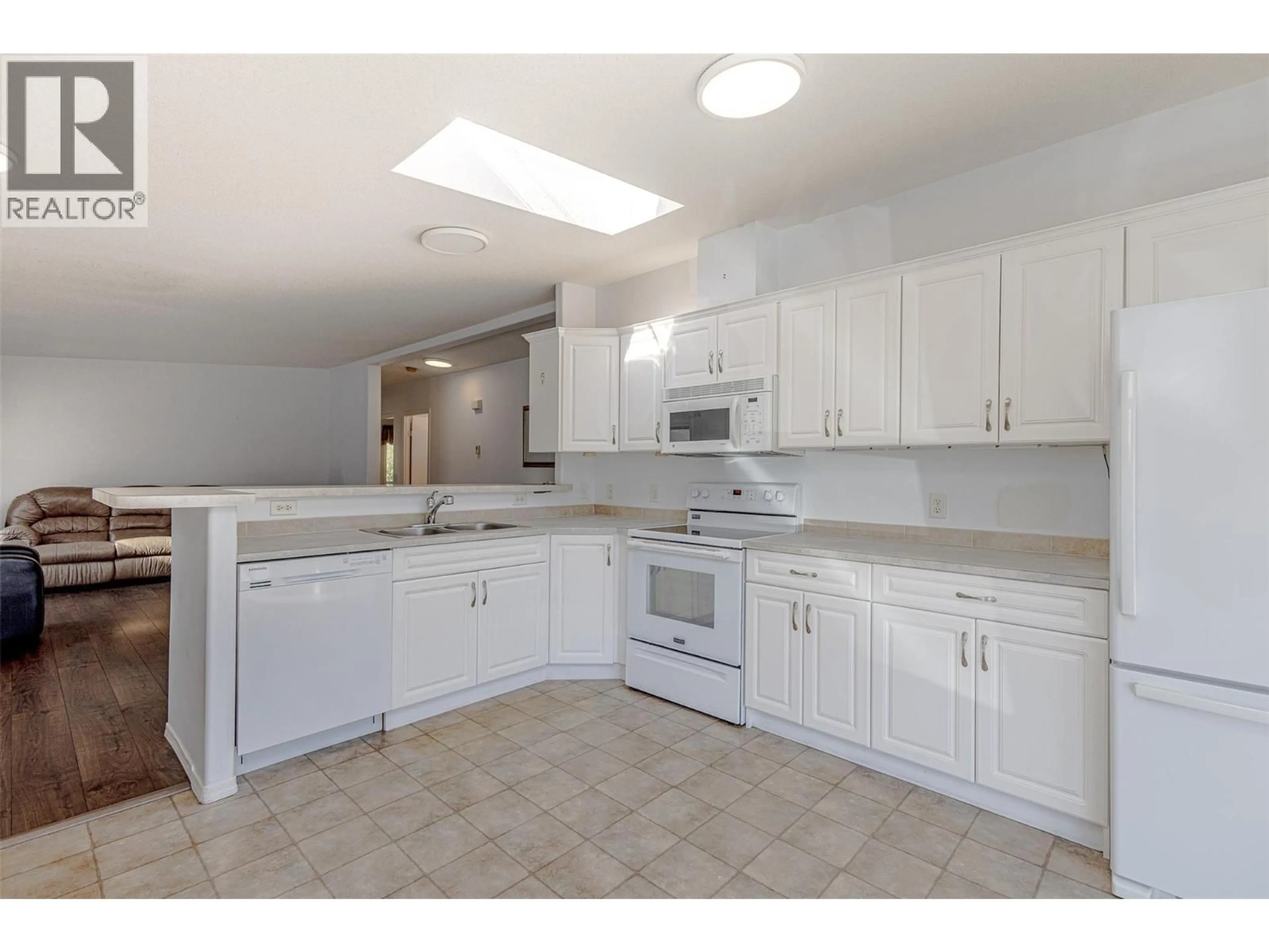 Standard kitchen, ceramic/tile floor for 209 - 1850 SHANNON LAKE ROAD, West Kelowna British Columbia V4T1L6