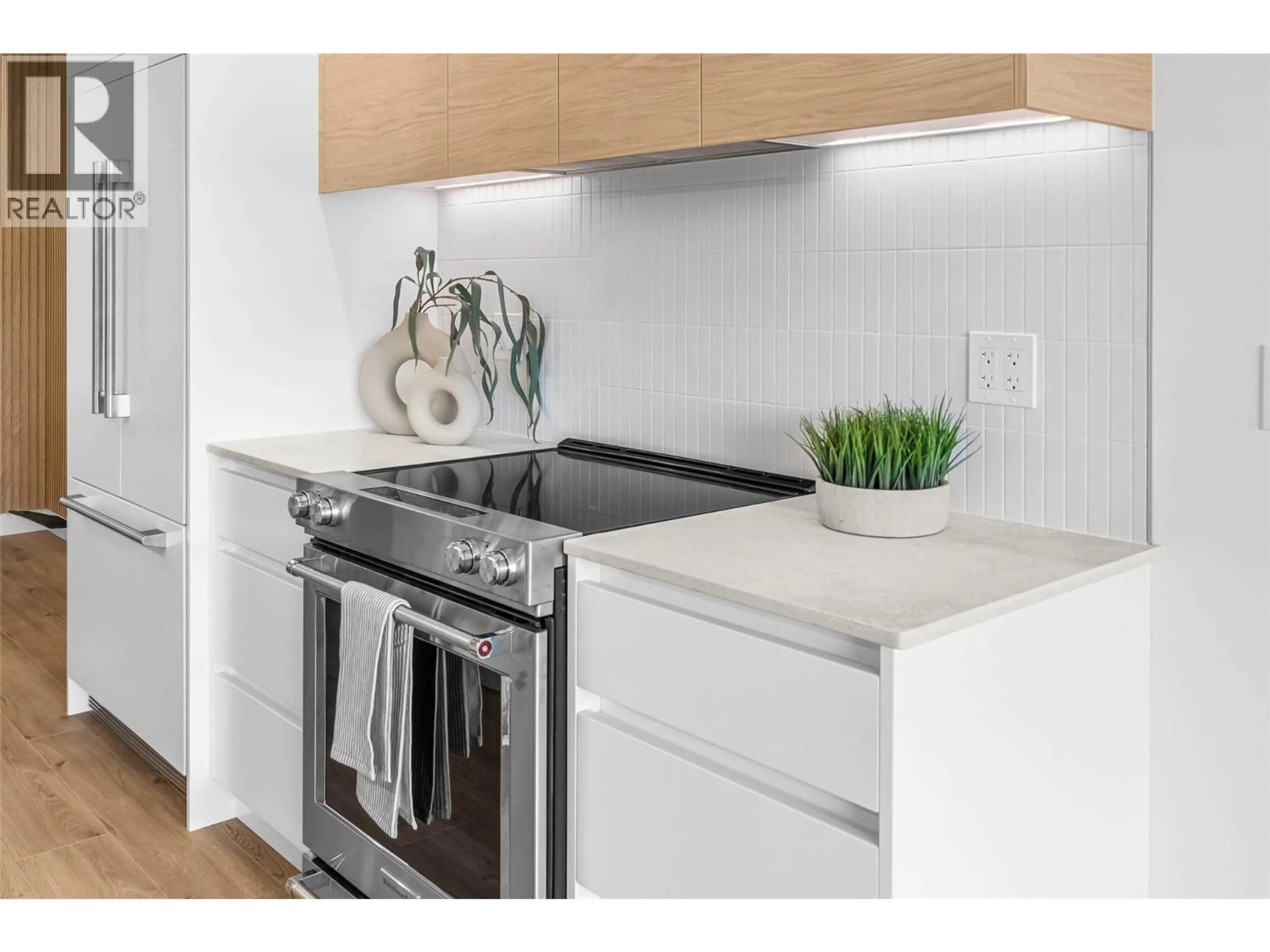 Standard kitchen, unknown for 5048 SUN RIVERS DRIVE, Kamloops British Columbia V2H0E7