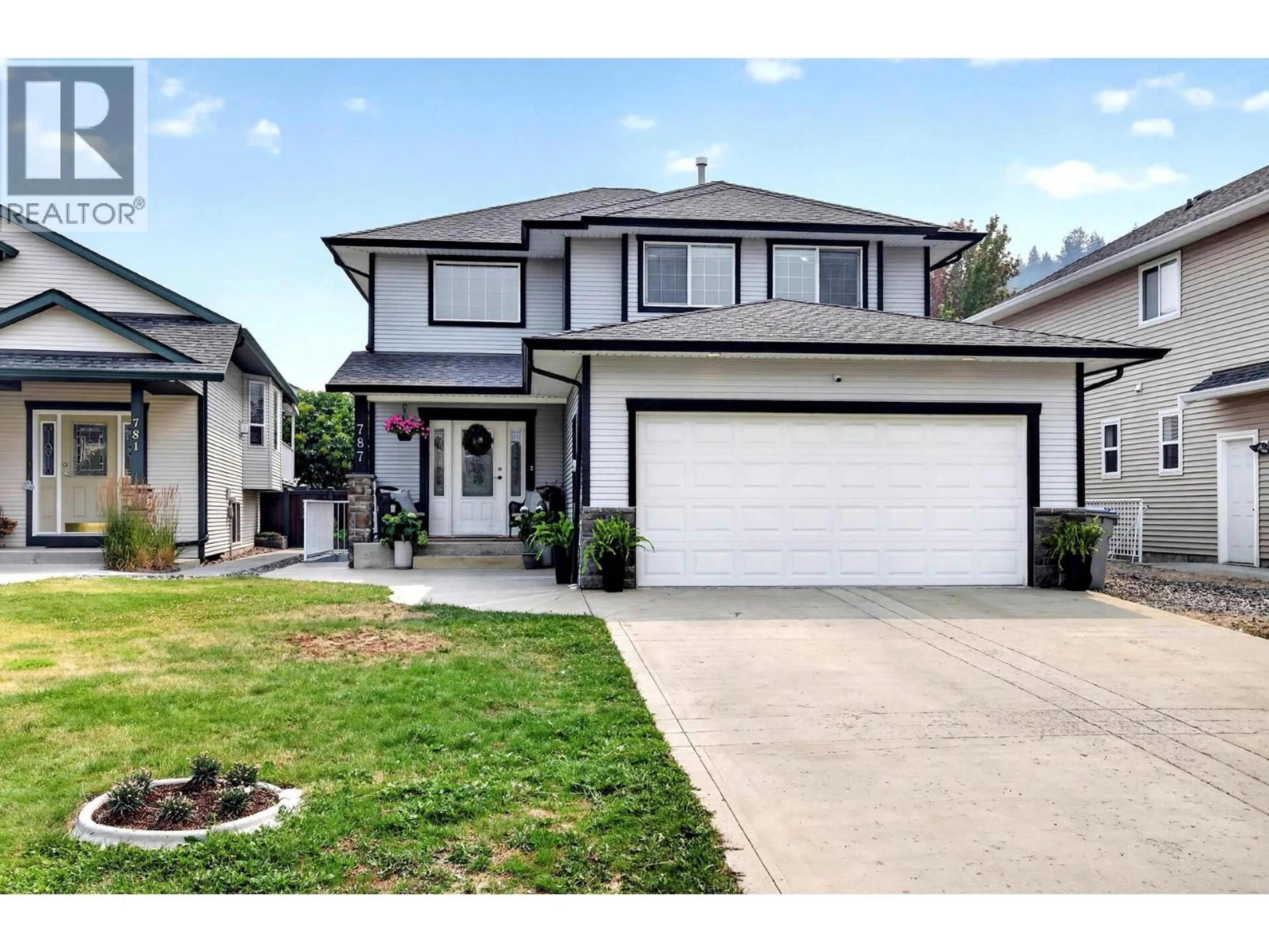 Home with vinyl exterior material, street for 787 BRAMBLE COURT, Kamloops British Columbia V1S1Z5