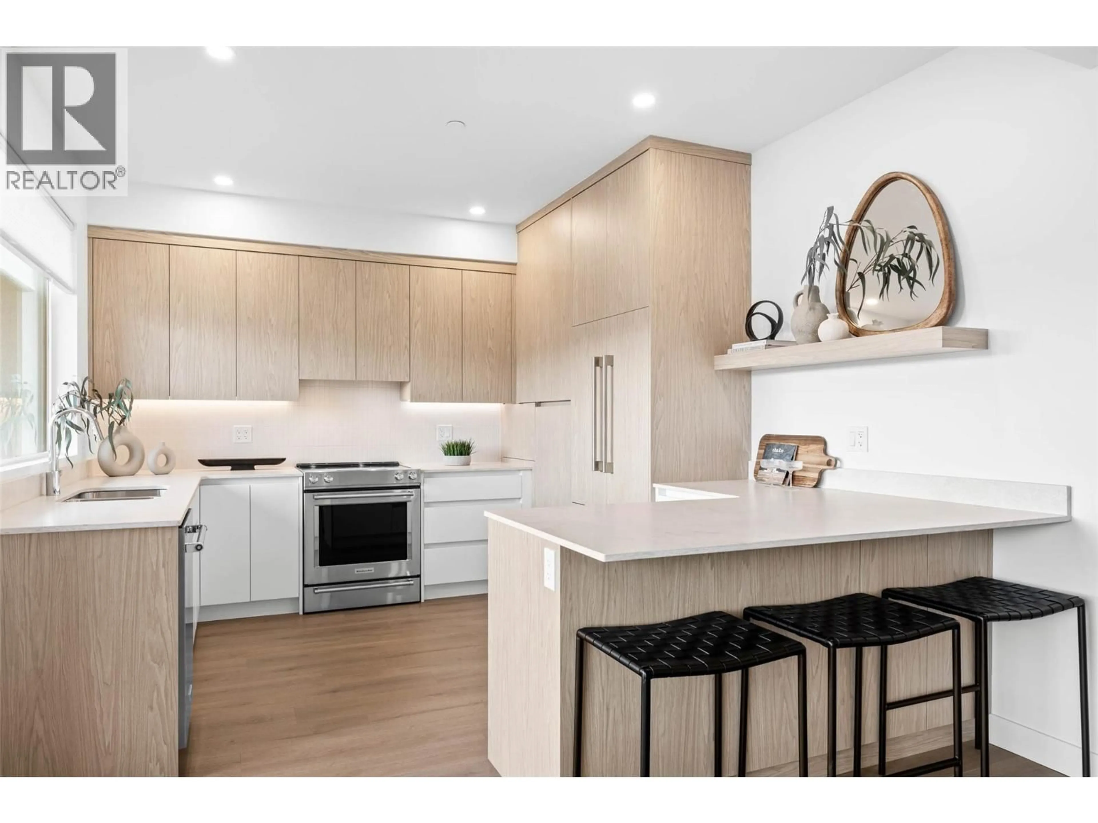 Open concept kitchen, unknown for 5044 SUN RIVERS DRIVE, Kamloops British Columbia V2H0E7