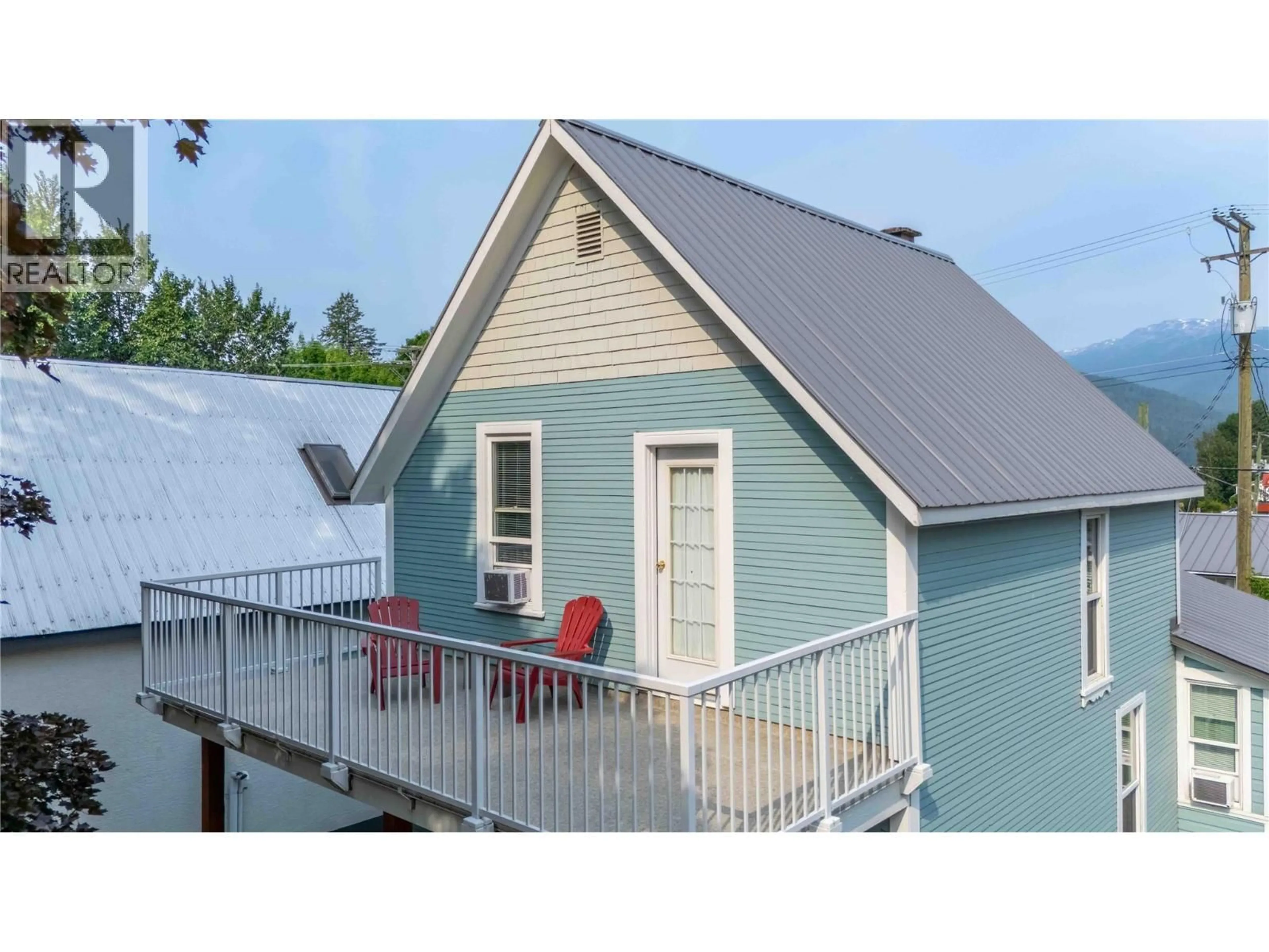 Home with vinyl exterior material, unknown for 509 MACKENZIE AVENUE, Revelstoke British Columbia V0E2S0