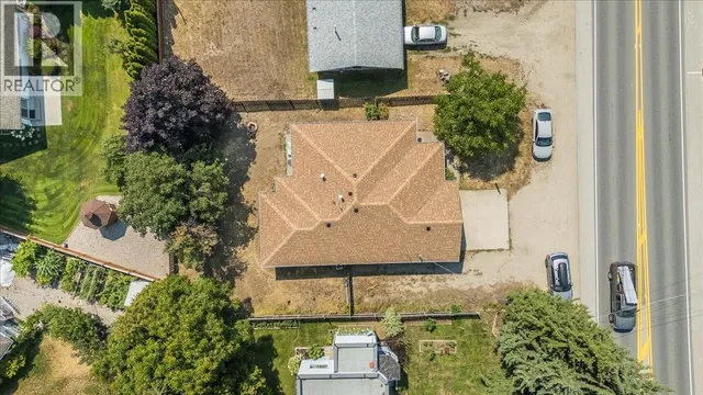2507 COLUMBIA AVENUE, Castlegar 2