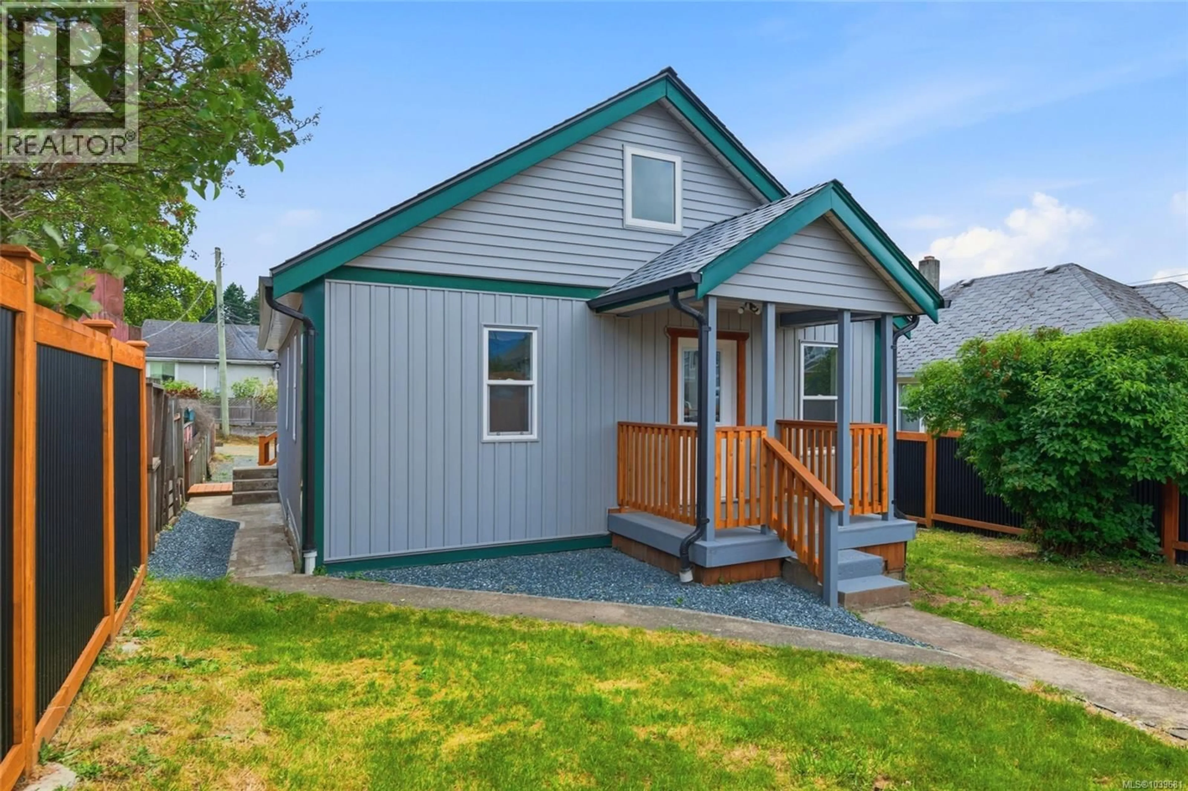 Home with vinyl exterior material, street for 4524 BUTE STREET, Port Alberni British Columbia V9Y3M9
