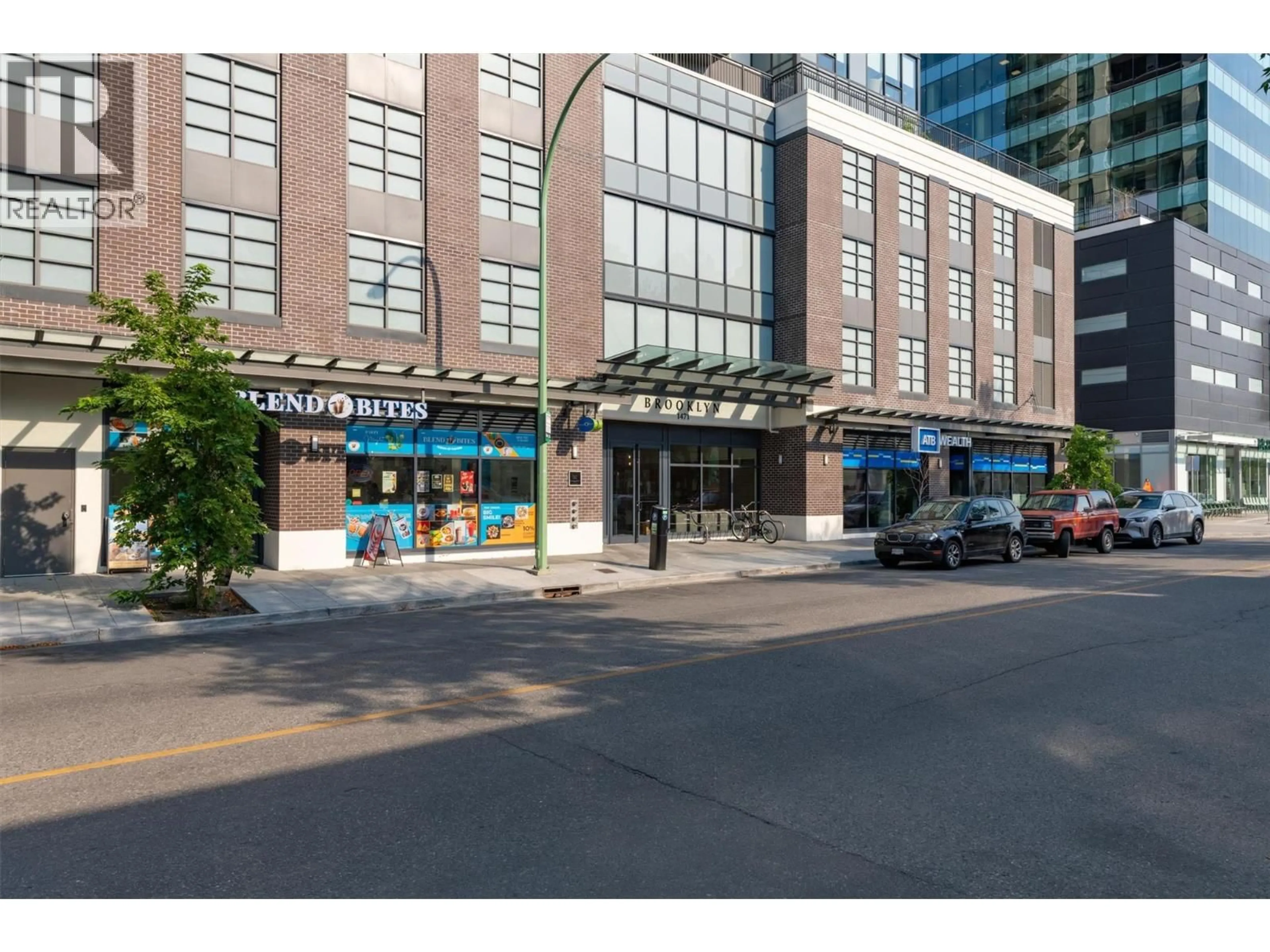 Indoor foyer for 1506 - 1471 ST. PAUL STREET, Kelowna British Columbia V1Y0K7