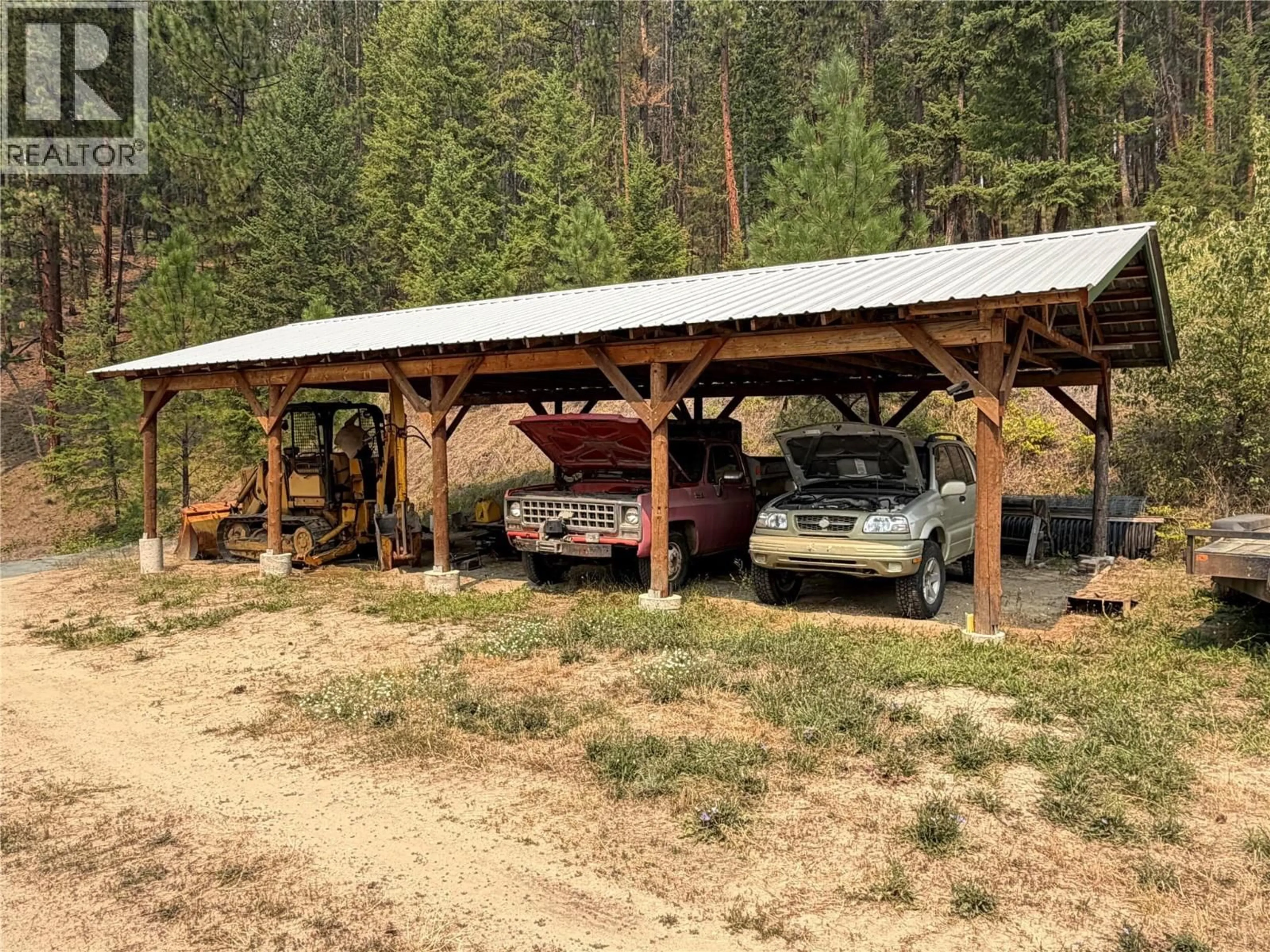 Indoor garage for 7465 BROADWATER ROAD, Castlegar British Columbia V1N4V8
