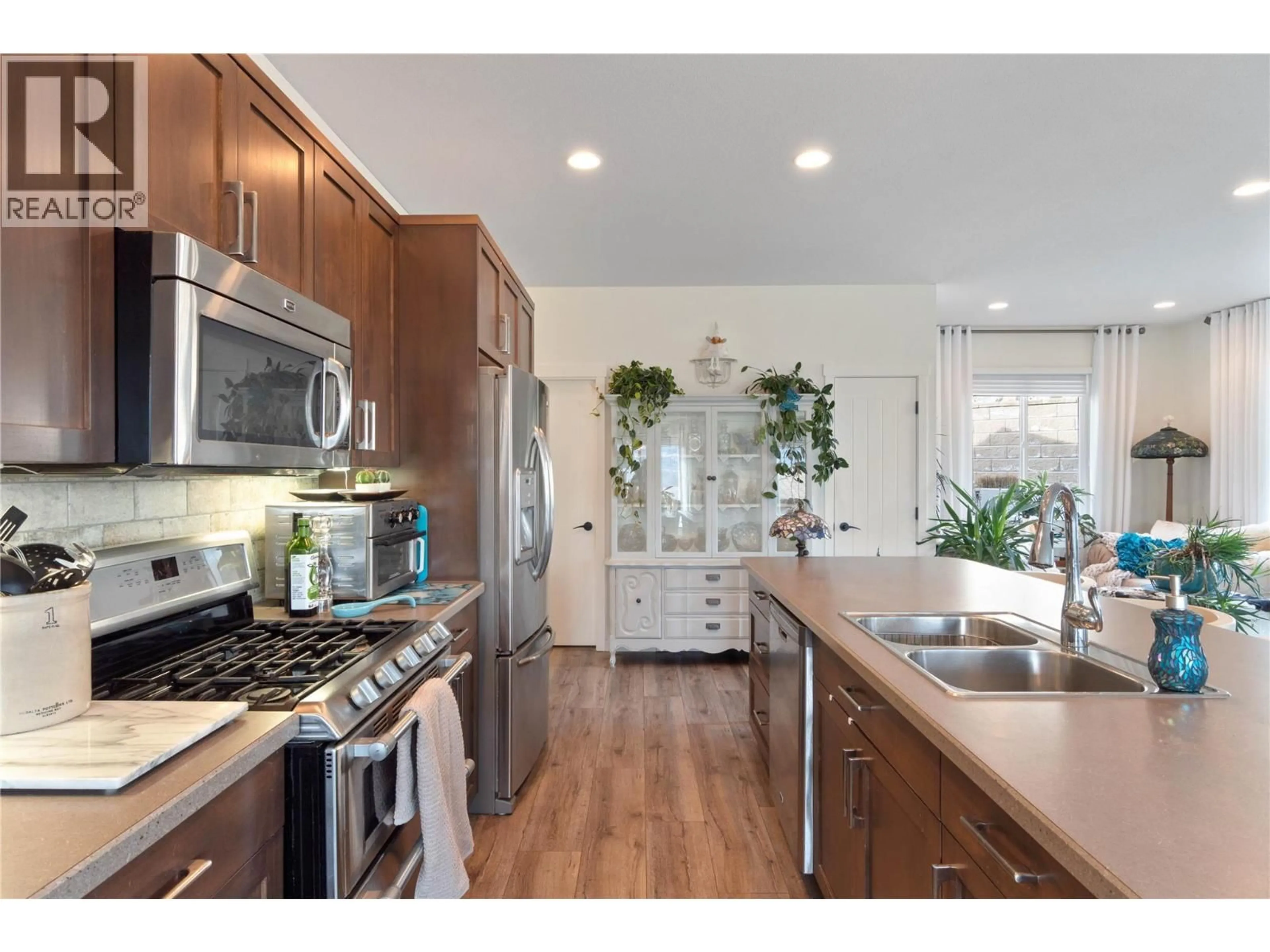 Open concept kitchen, unknown for 703 BELMONTE TERRACE, Kamloops British Columbia V2C0C6
