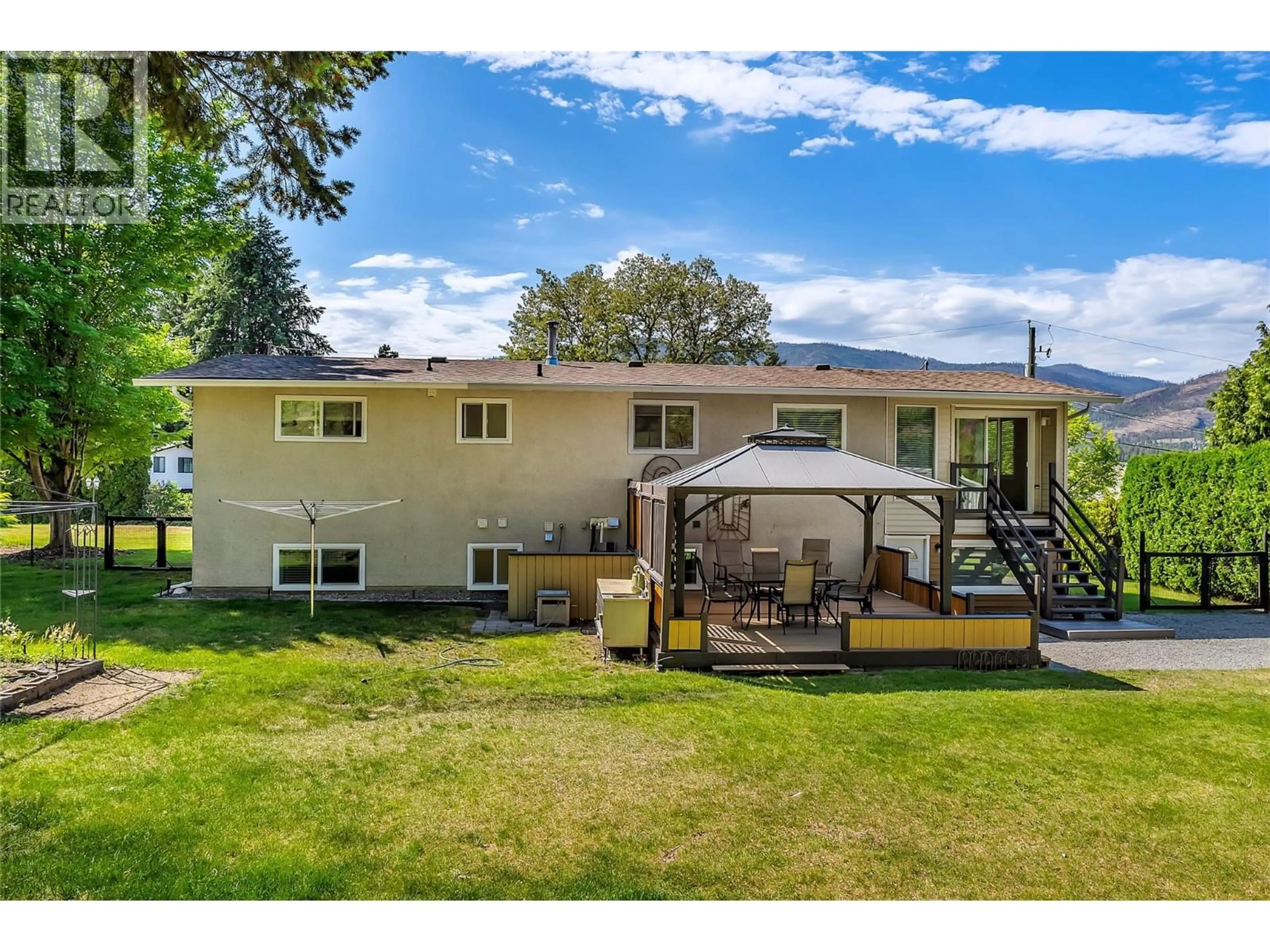 A pic from outside/outdoor area/front of a property/back of a property/a pic from drone, water/lake/river/ocean view for 2545 COLLEEN ROAD, West Kelowna British Columbia V1Z2K6