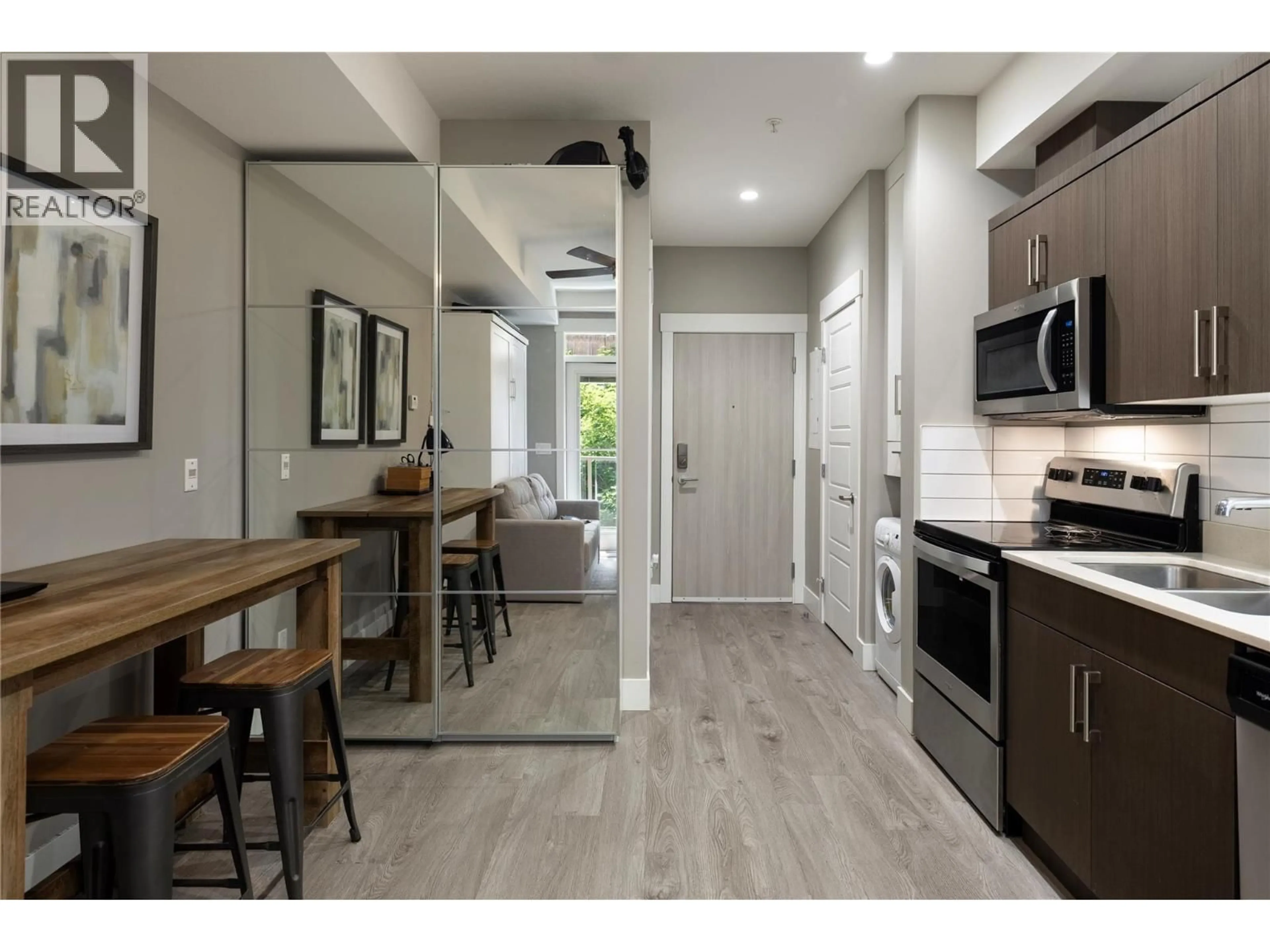 Open concept kitchen, unknown for 318 - 925 LEON AVENUE, Kelowna British Columbia V1Y0E5
