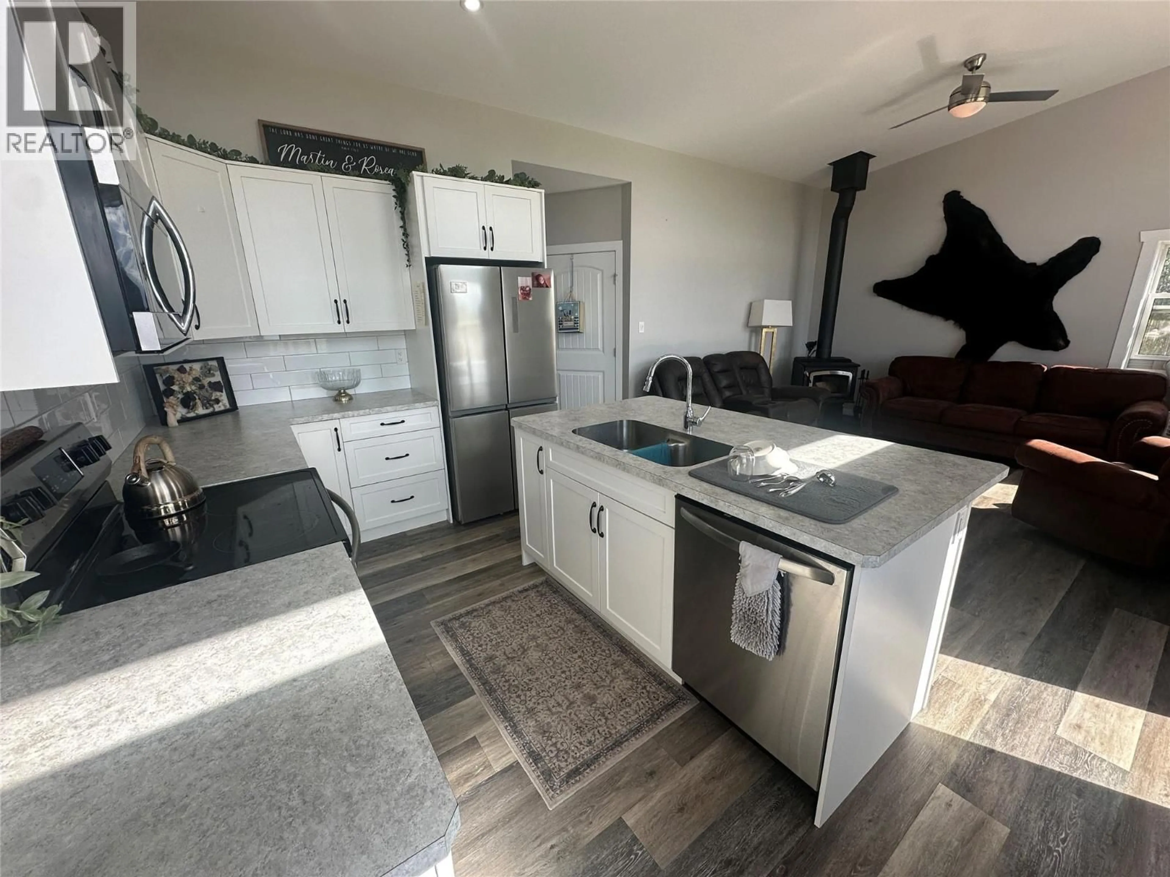 Open concept kitchen, unknown for 8057 HARPER OTHER, Dawson Creek British Columbia V1G2C0