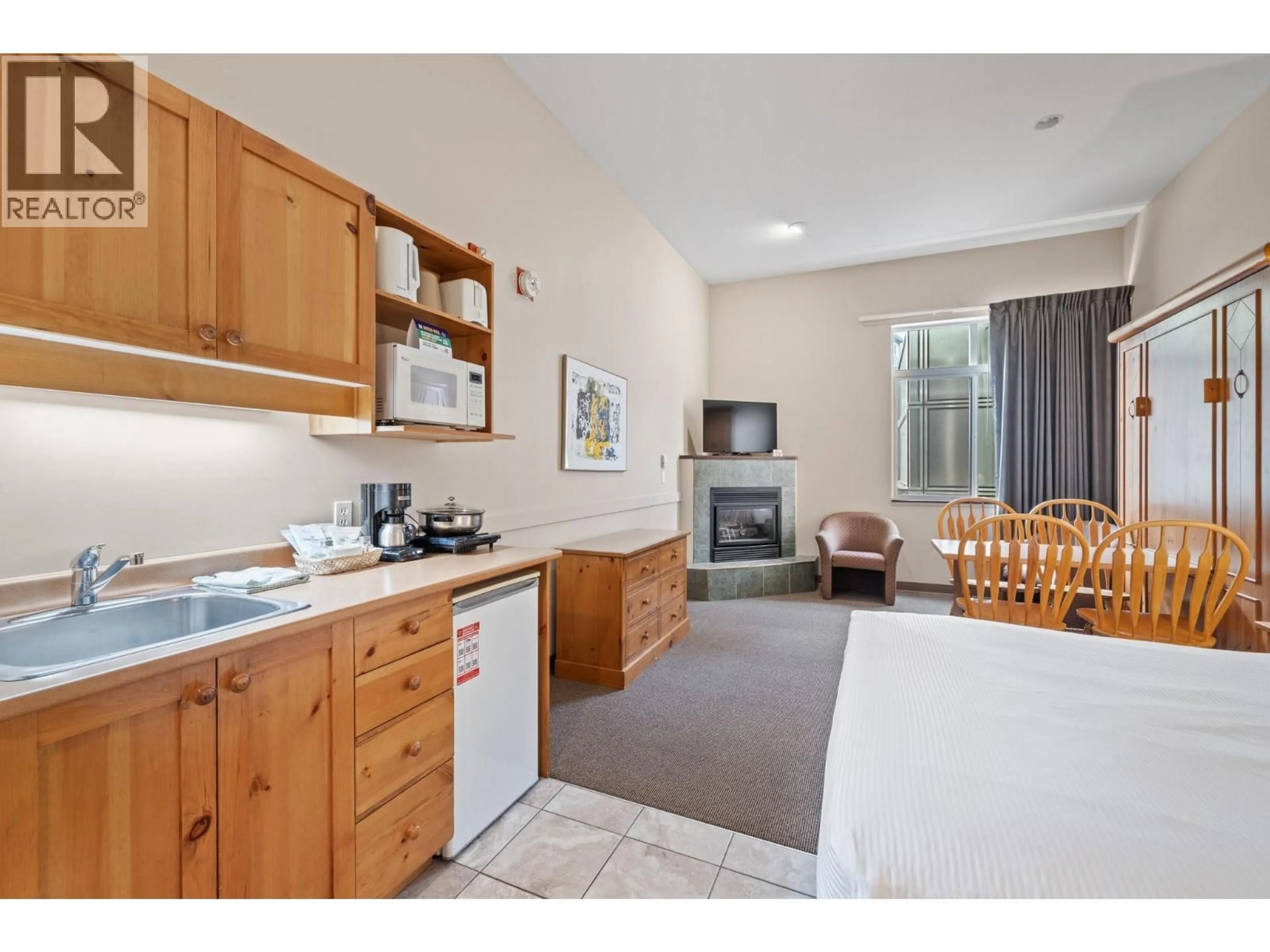 Standard kitchen, unknown for 129 - 5340 BIG WHITE ROAD, Big White British Columbia V1P1P3
