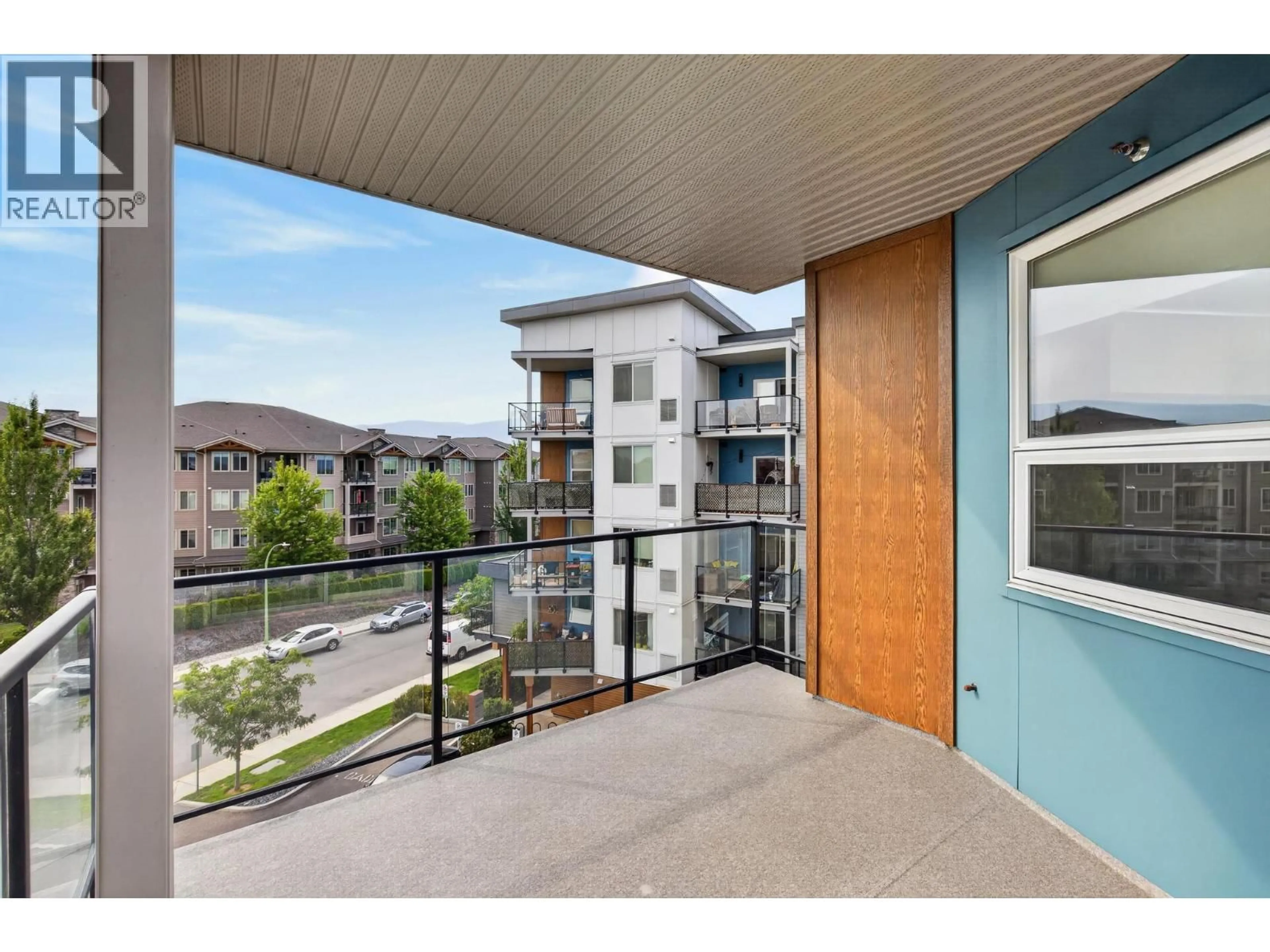 Balcony in the apartment, water/lake/river/ocean view for 401 - 3630 MISSION SPRINGS DRIVE, Kelowna British Columbia V1W0B2
