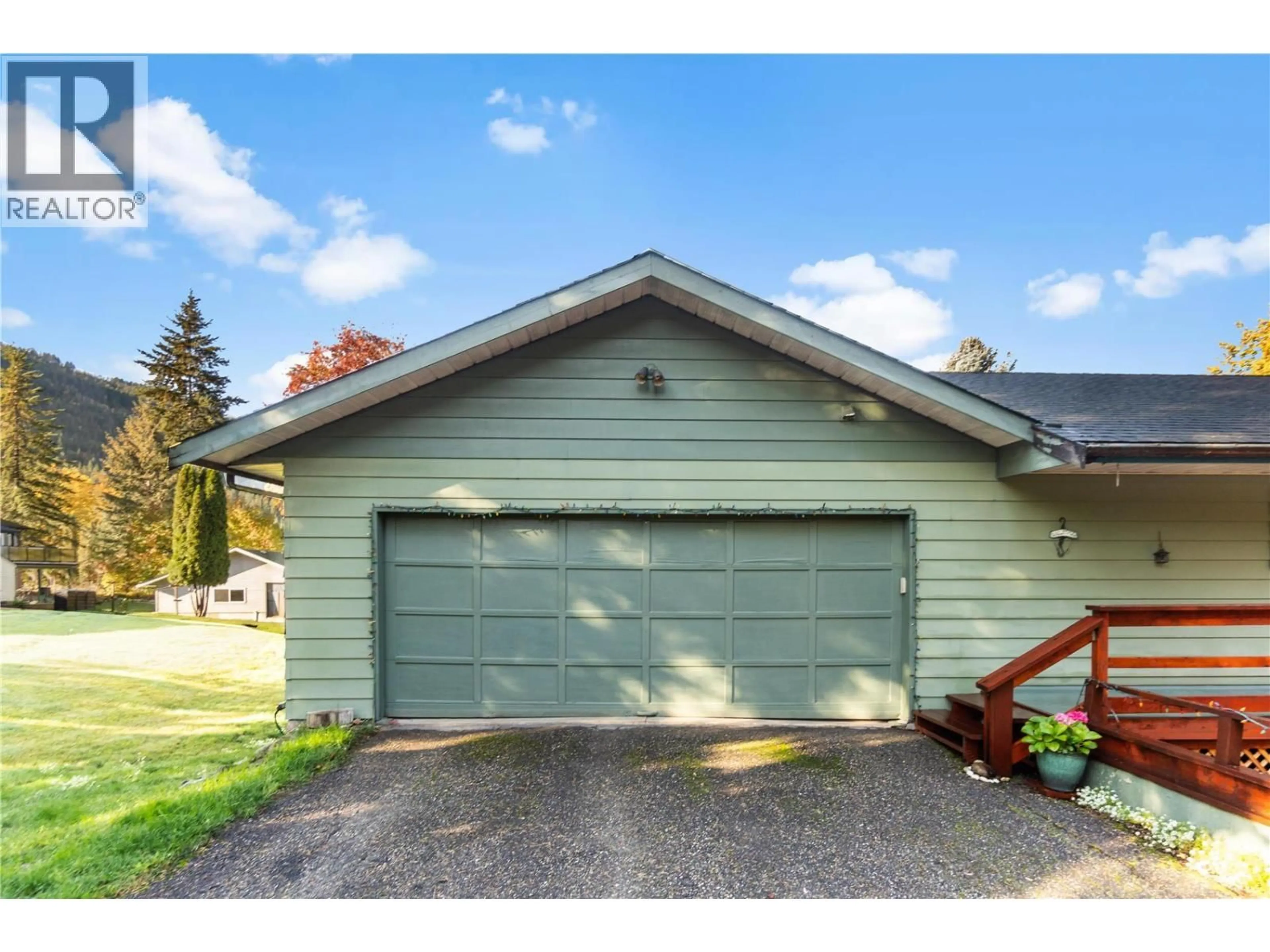 Indoor garage for 4047 TORRY ROAD, Eagle Bay British Columbia V0E1T0