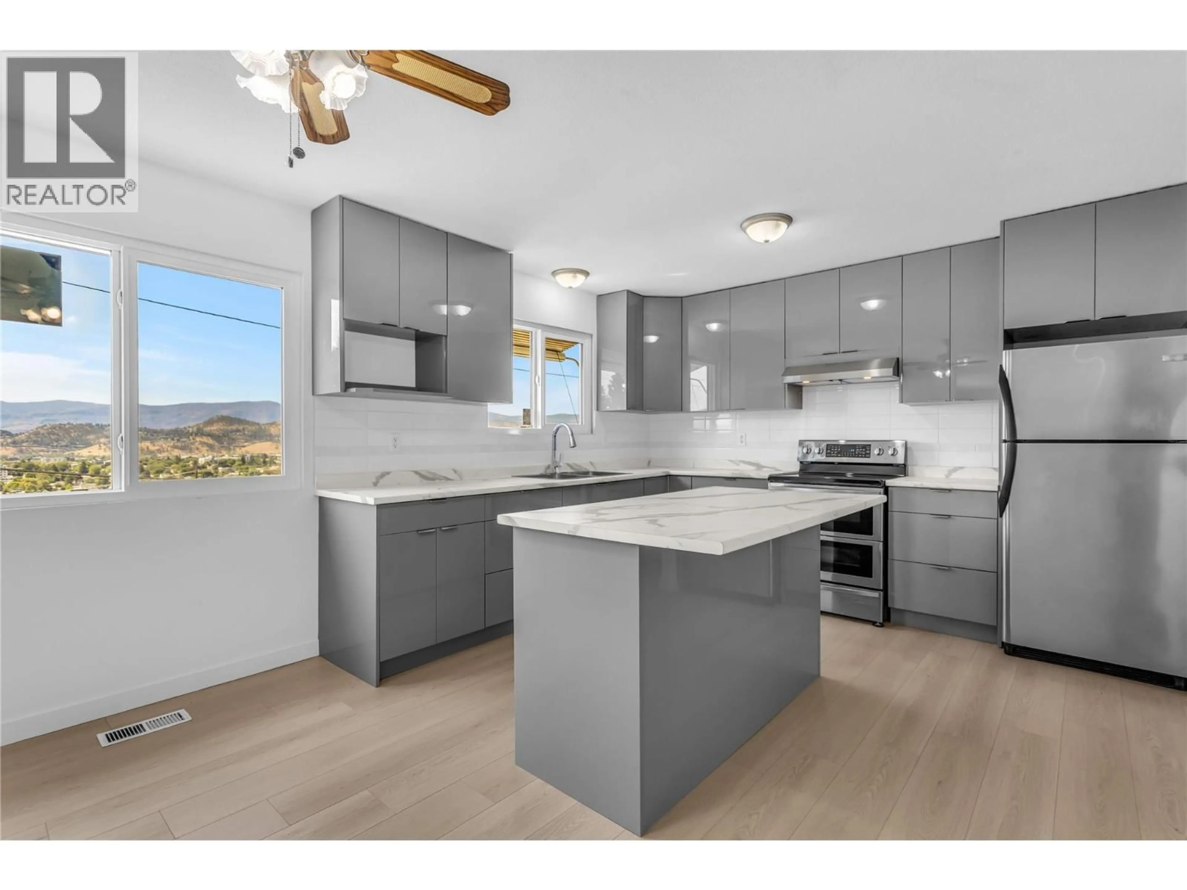 Open concept kitchen, unknown for 864 MCKENZIE ROAD, Kelowna British Columbia V1X2B3