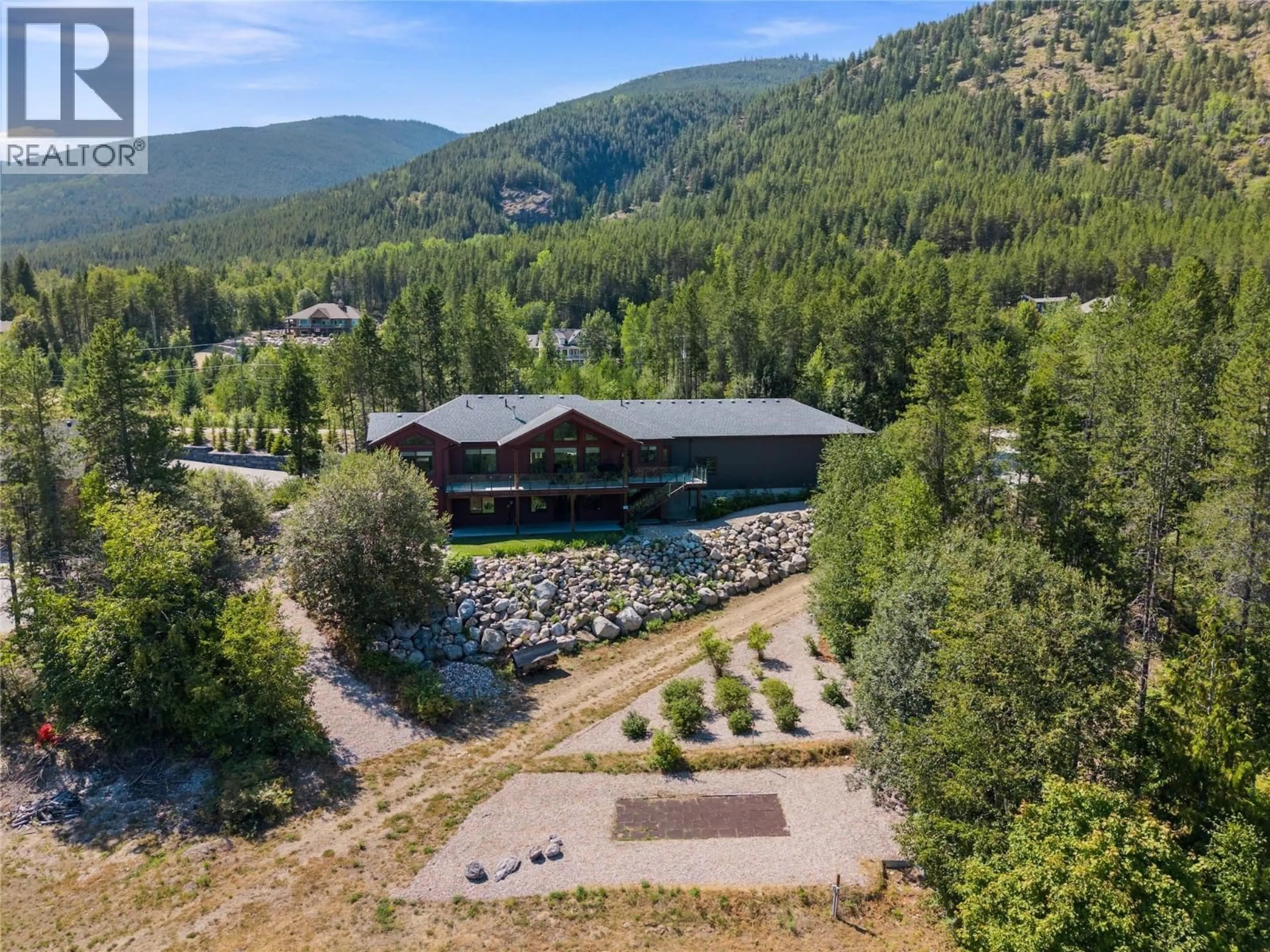 A pic from outside/outdoor area/front of a property/back of a property/a pic from drone, mountain view for 4780 56 STREET NORTHWEST, Salmon Arm British Columbia V1E0B1