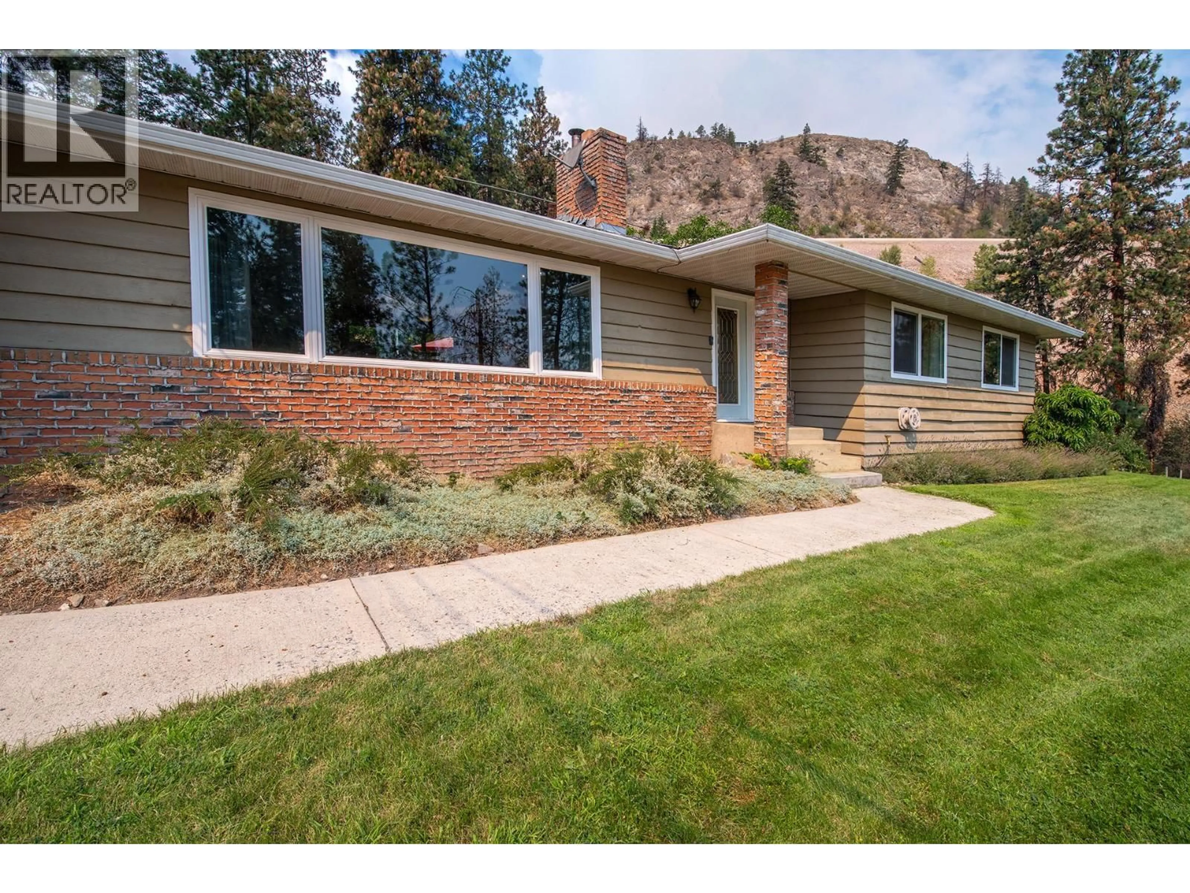 Home with vinyl exterior material, mountain view for 12692 PONDEROSA DRIVE, Lake Country British Columbia V4V2G9