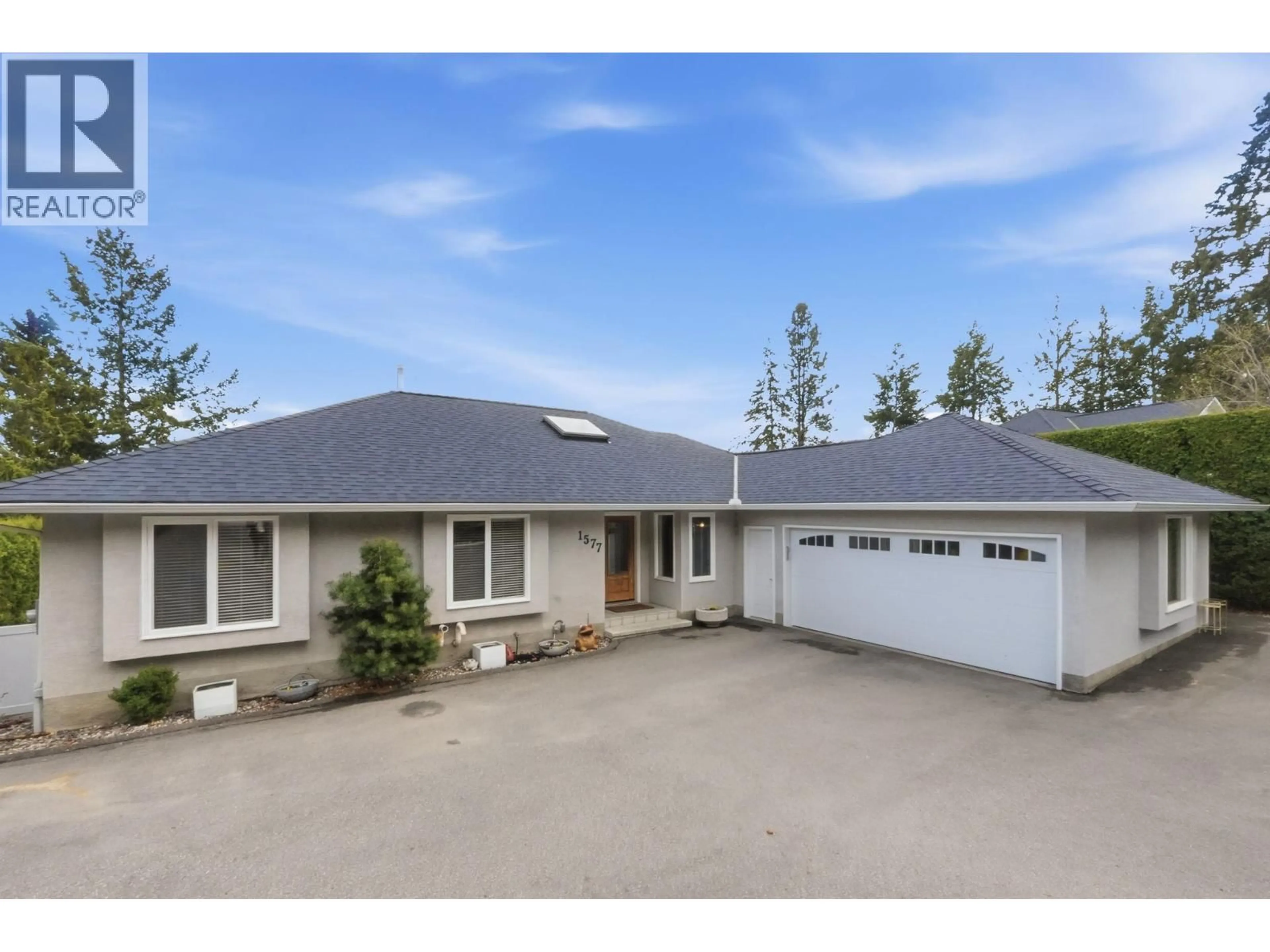 A pic from outside/outdoor area/front of a property/back of a property/a pic from drone, unknown for 1577 KLEIN ROAD, West Kelowna British Columbia V1Z3H5